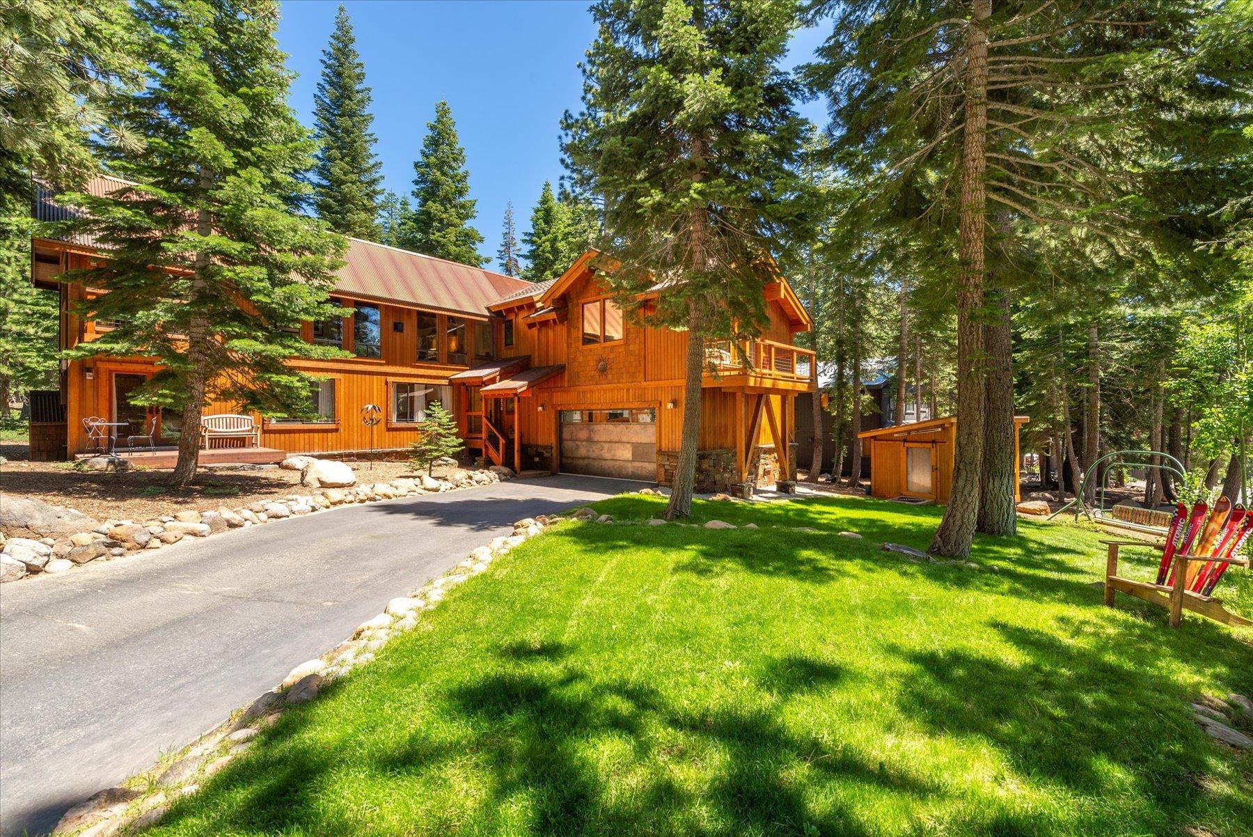 1940 Silver Tip Drive