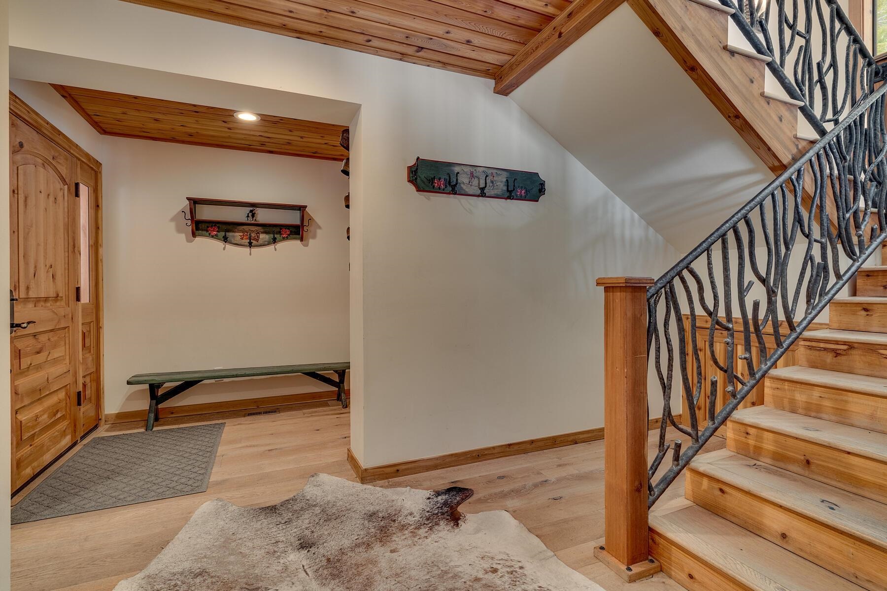 1940 Silver Tip Drive