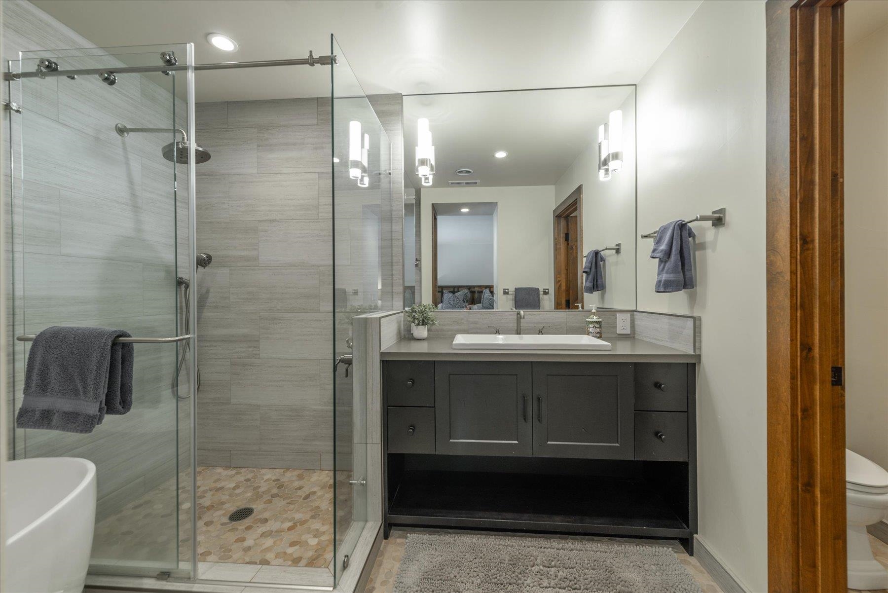 3101 Lake Forest Road Unit: 166