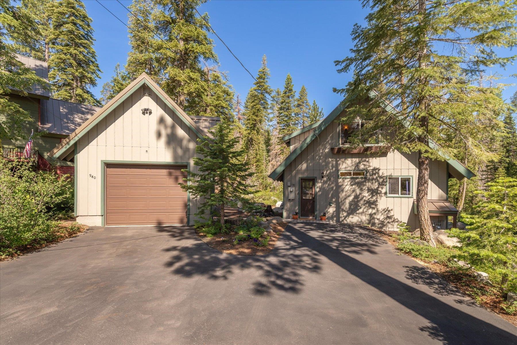 940 Woodside Court