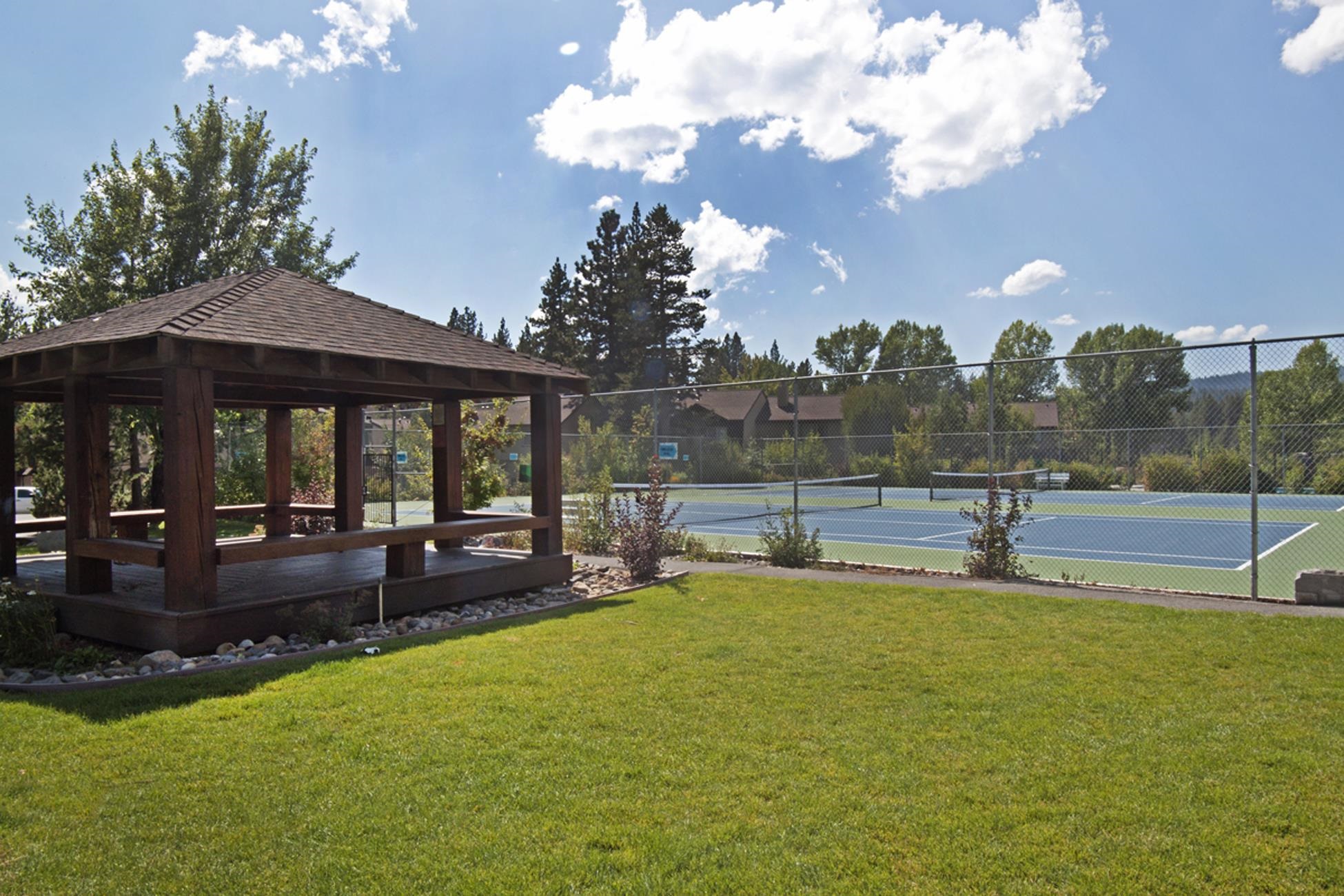 3101 Lake Forest Road Unit: 17