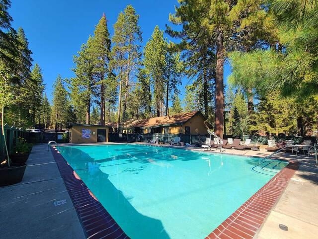 6943 North Lake Boulevard Unit: 46