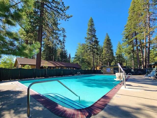 6943 North Lake Boulevard Unit: 46