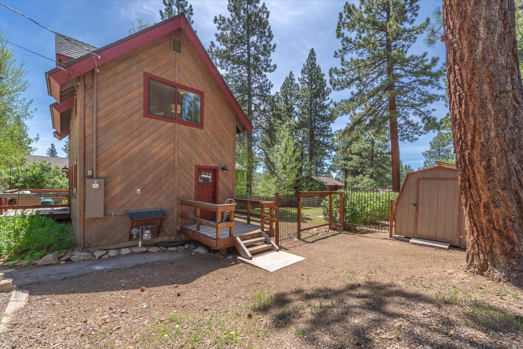 10243 Laburnham Circle