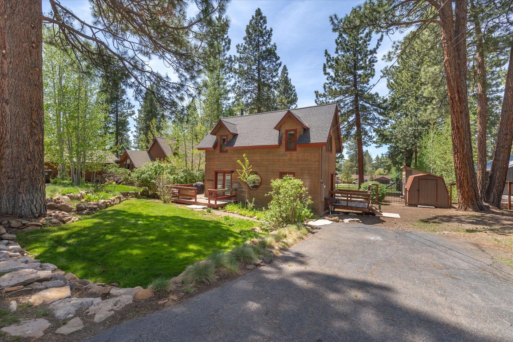 10243 Laburnham Circle