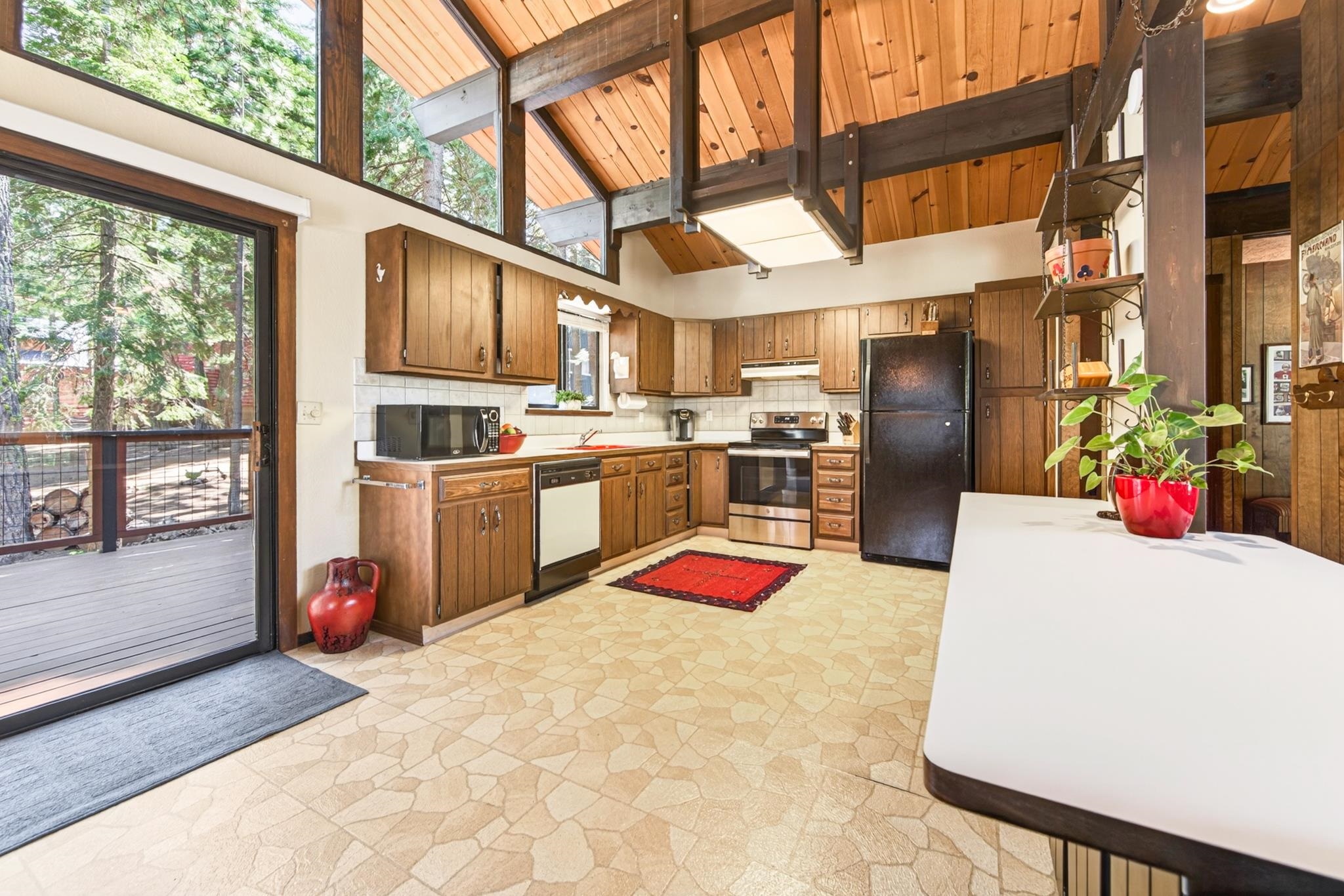 725 Chapel Lane