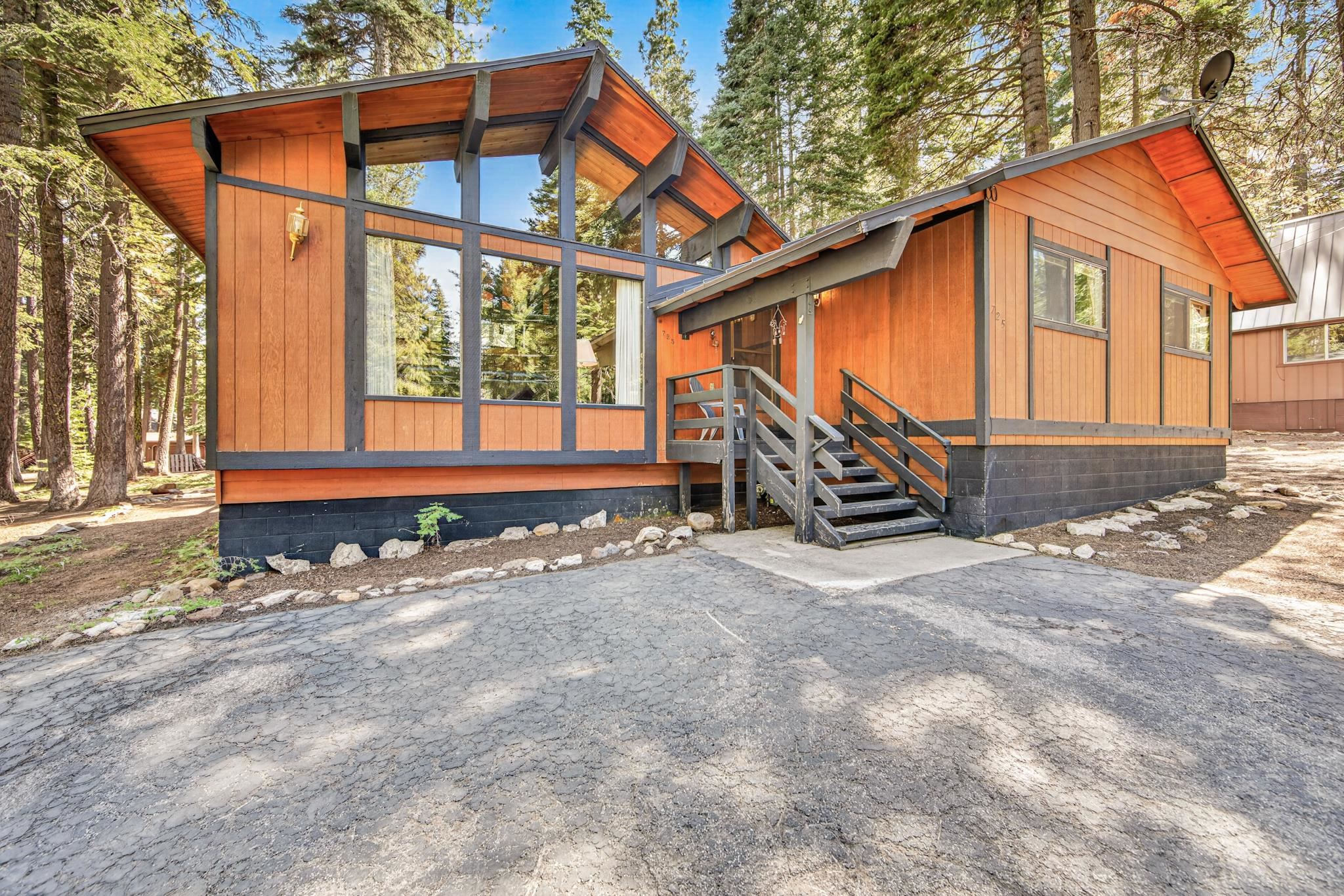725 Chapel Lane