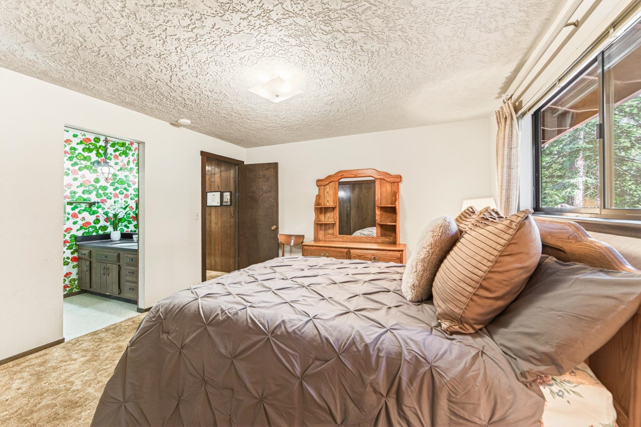 725 Chapel Lane