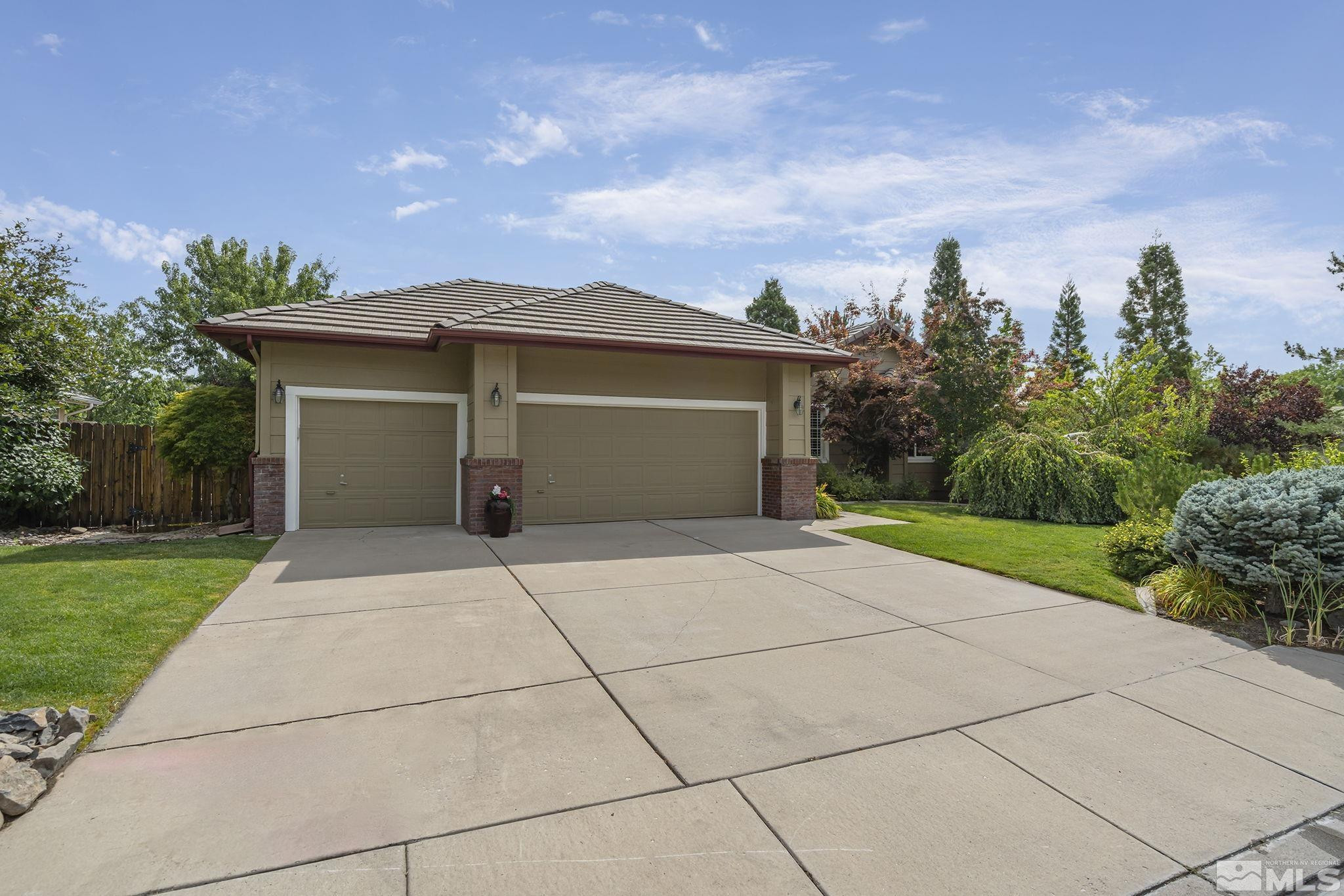 2485 Deer Valley Drive