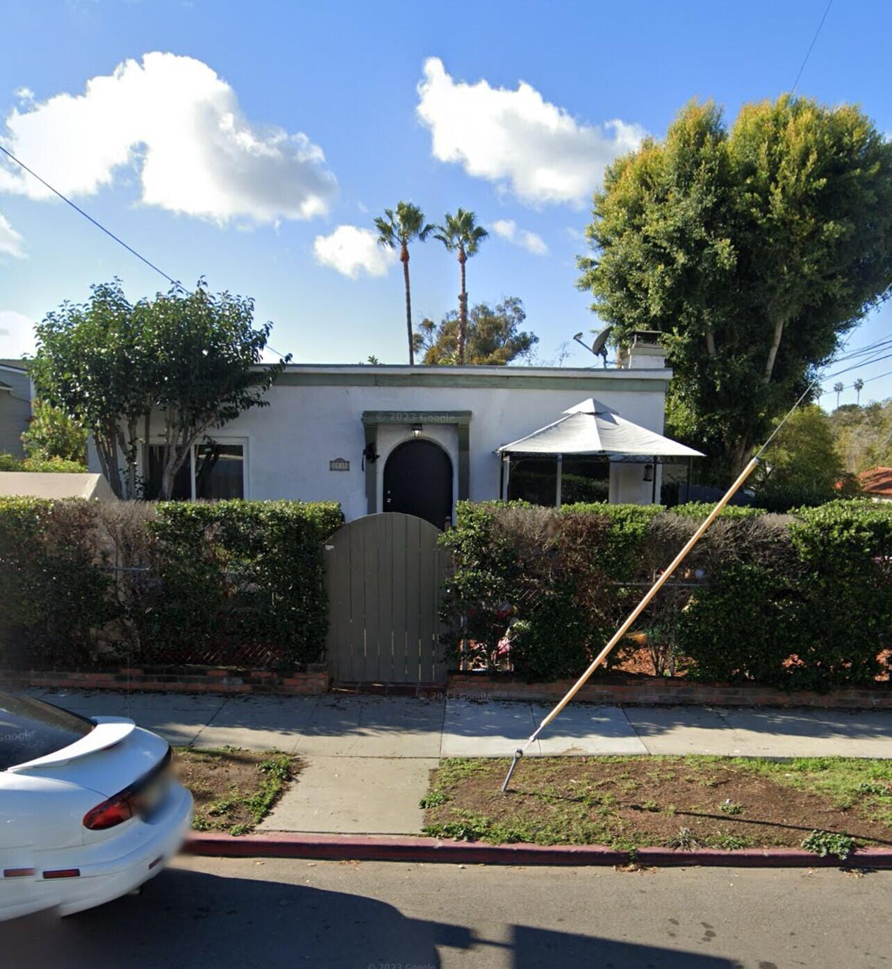 2535 De La Vina Street