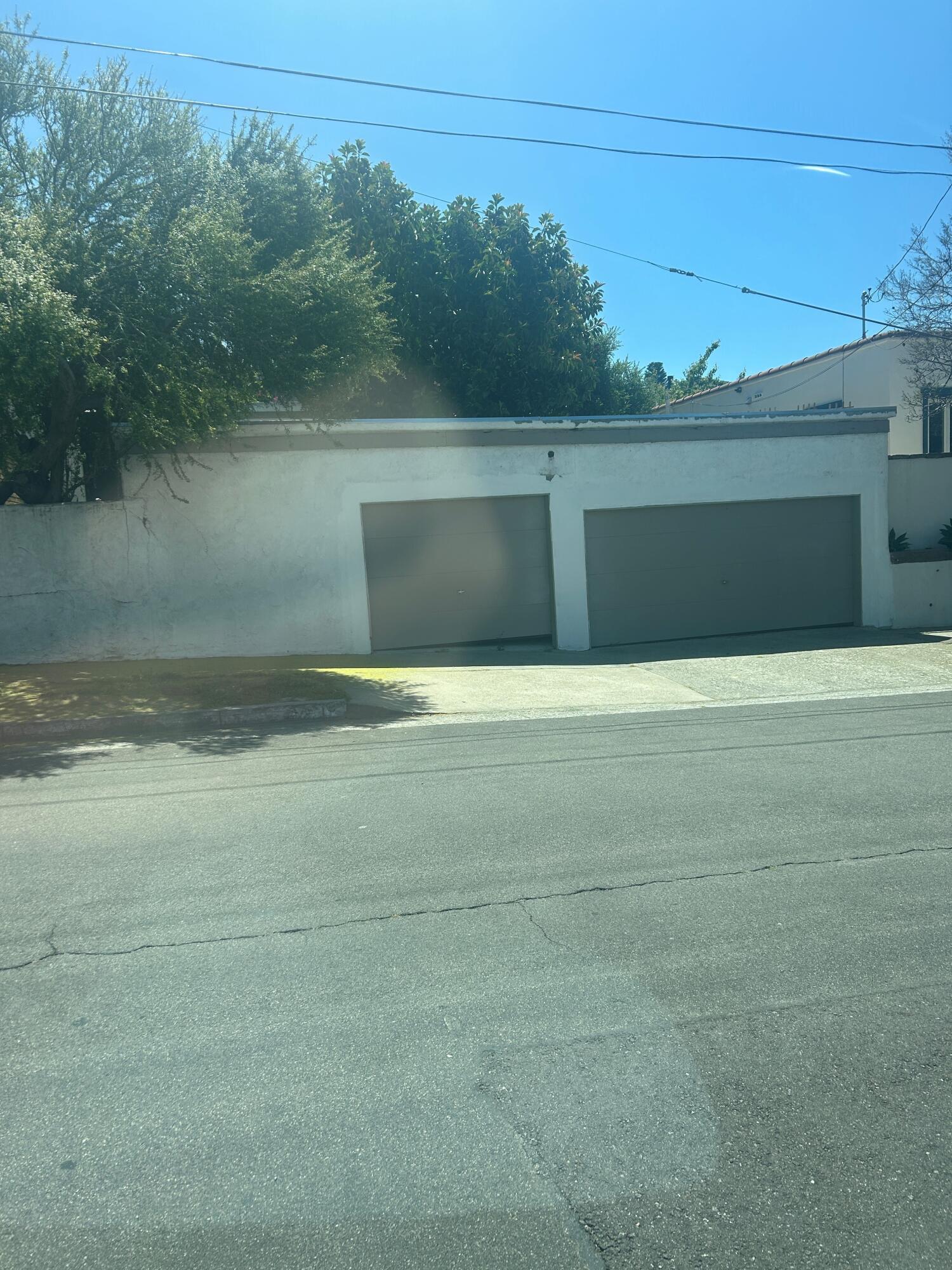 2535 De La Vina Street