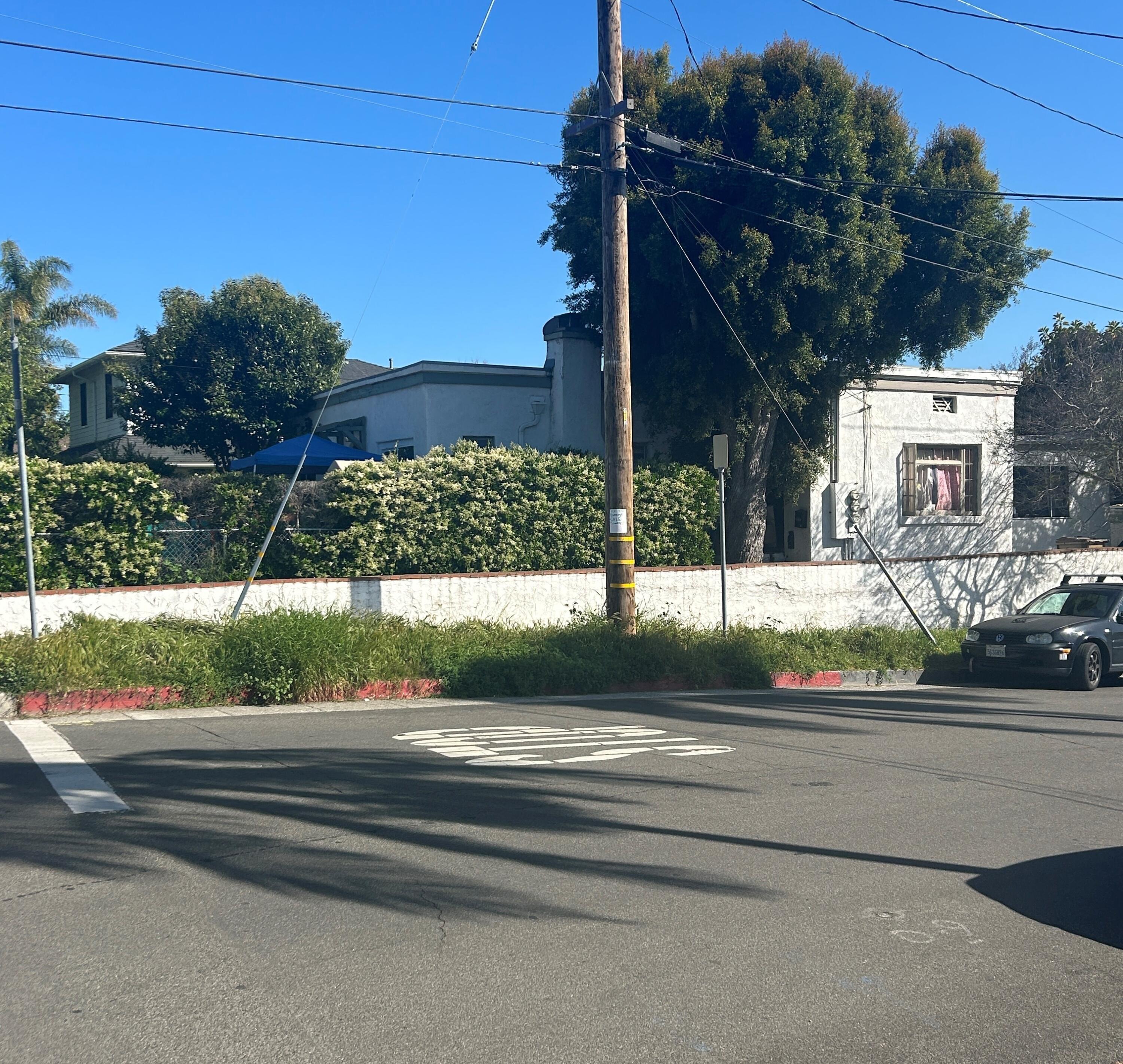 2535 De La Vina Street