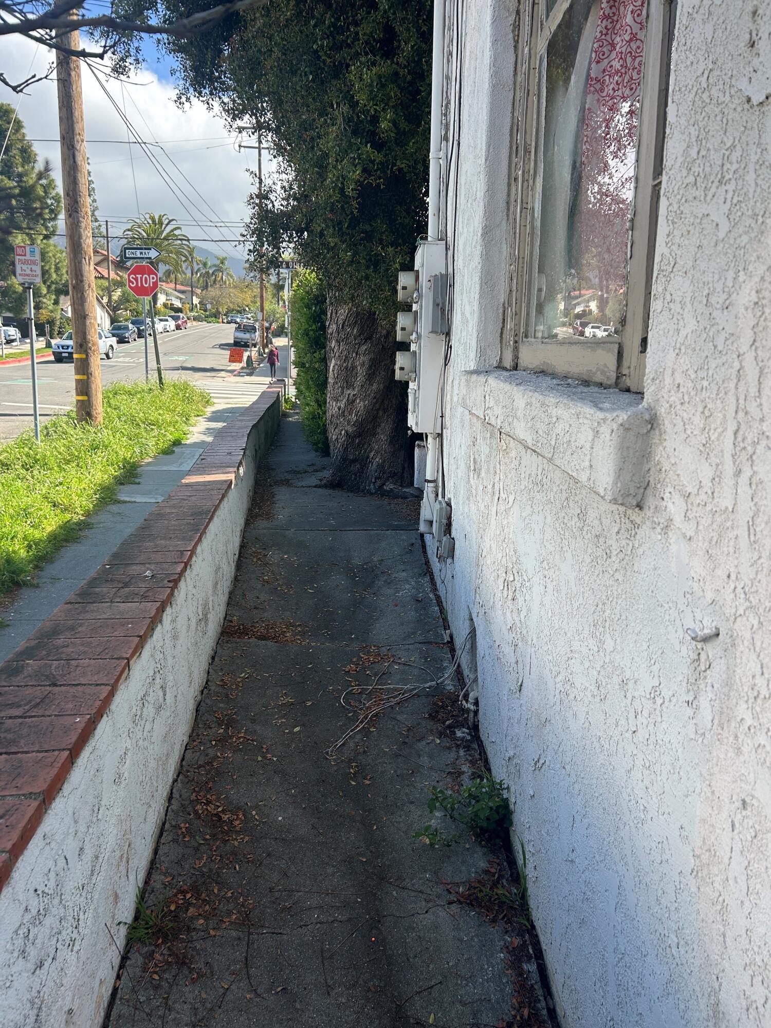 2535 De La Vina Street