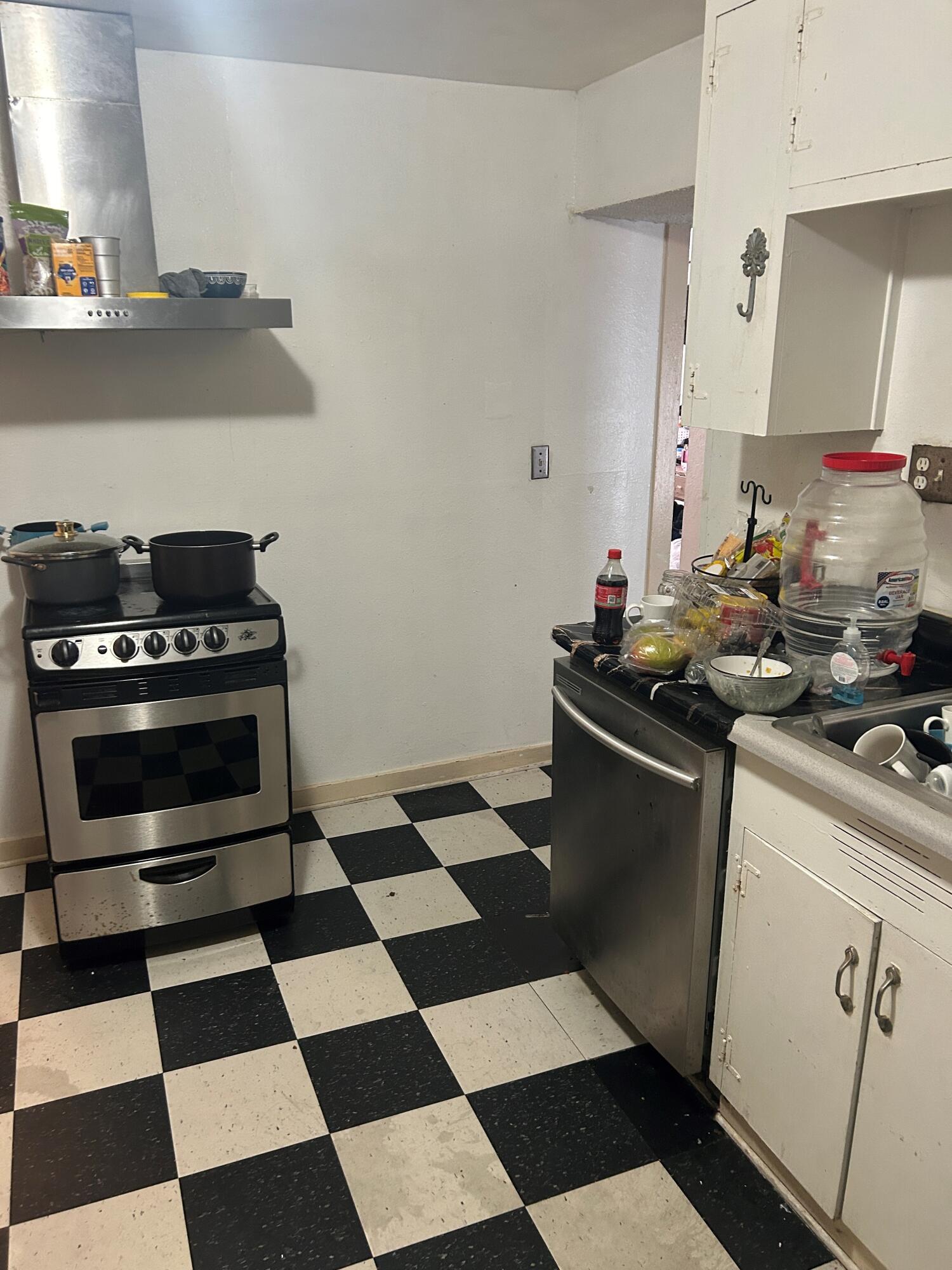 2535 De La Vina Street
