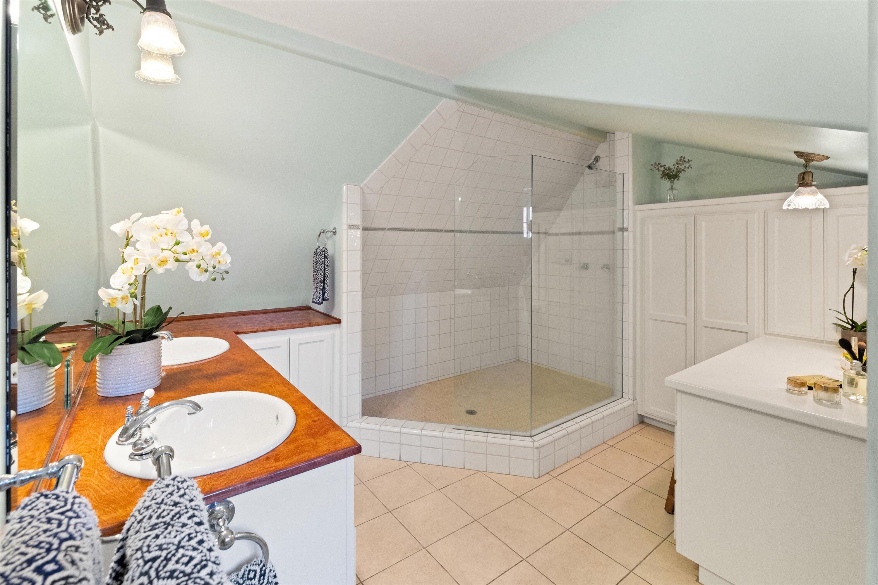 116 W Los Olivos Street
