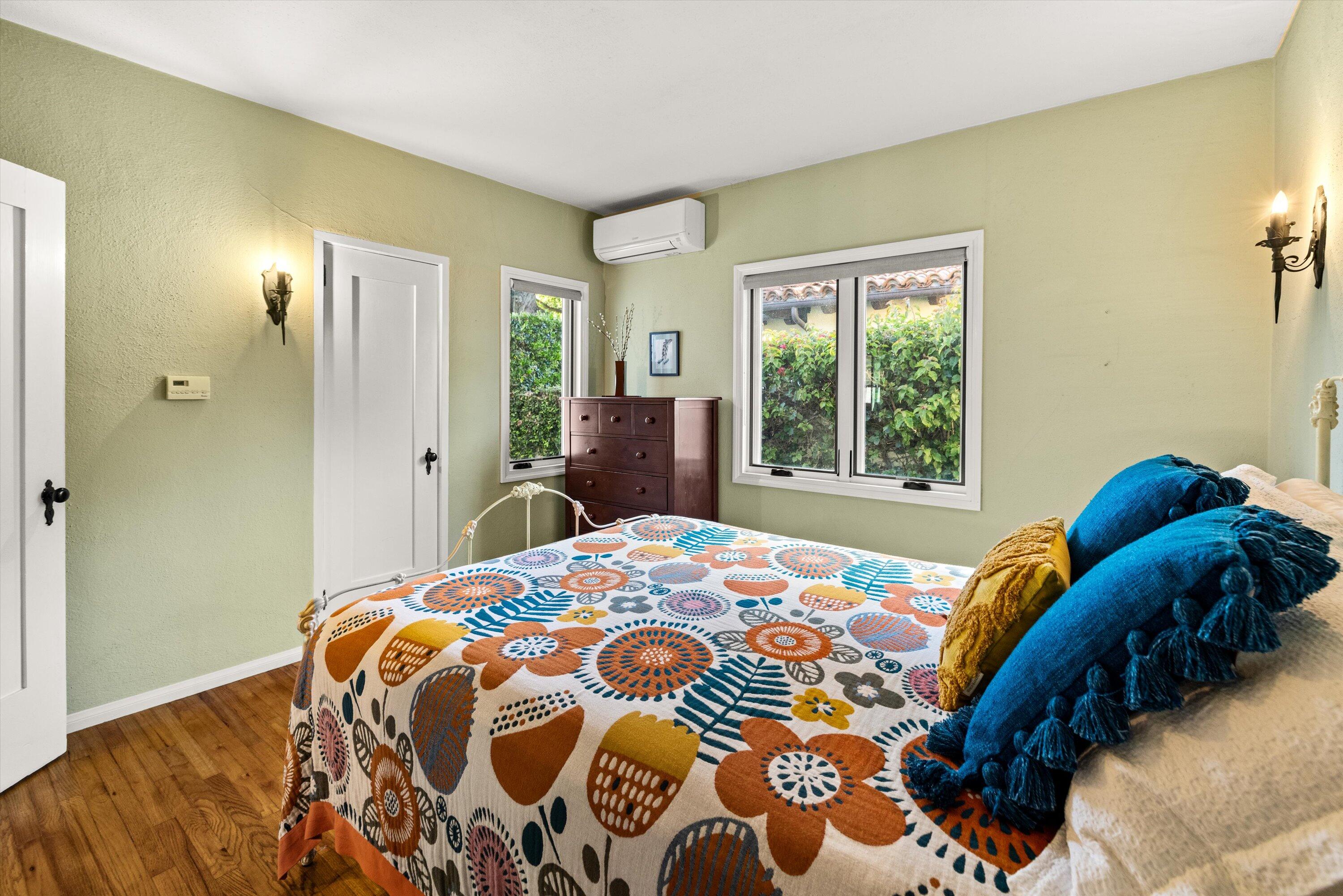 116 W Los Olivos Street