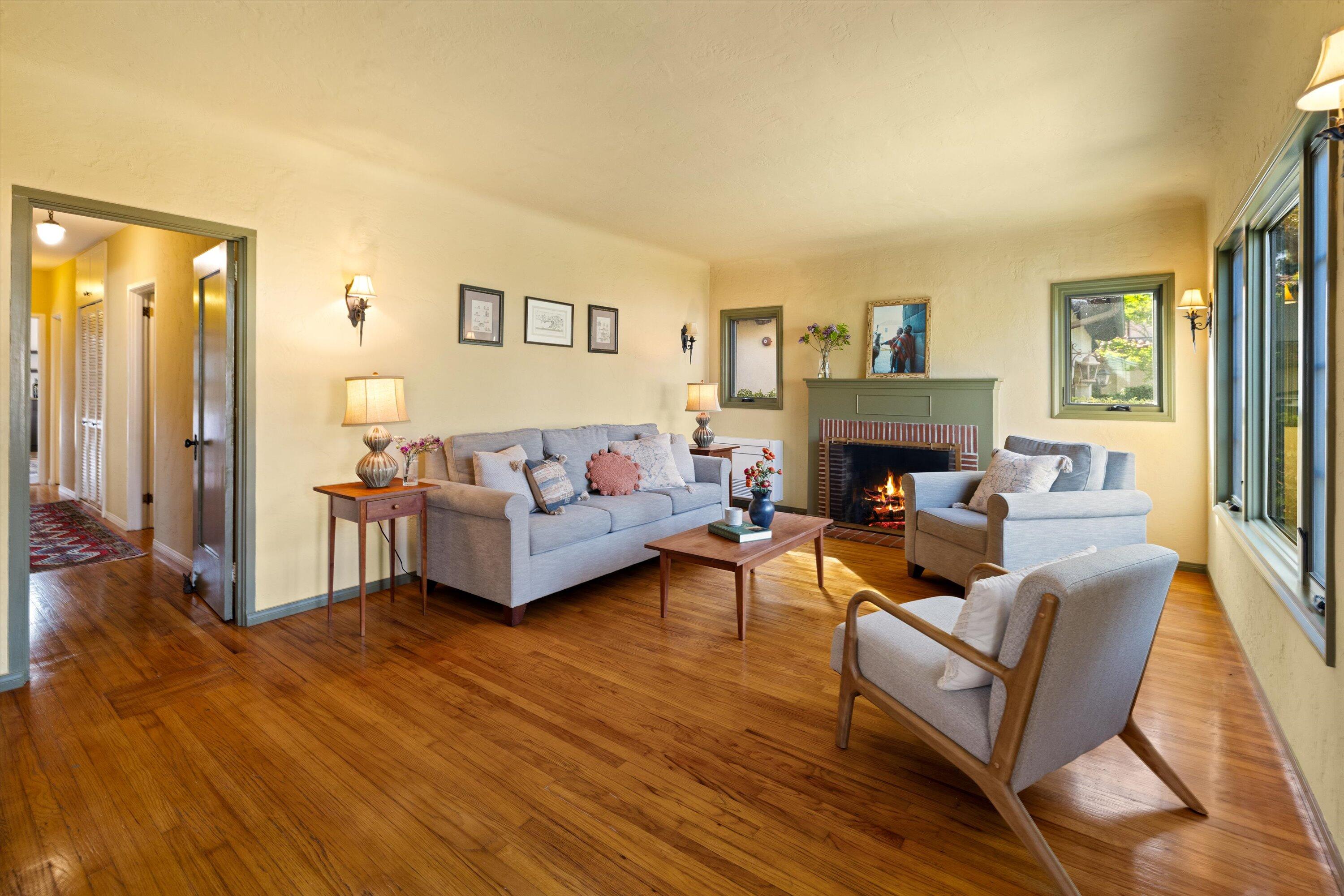 116 W Los Olivos Street