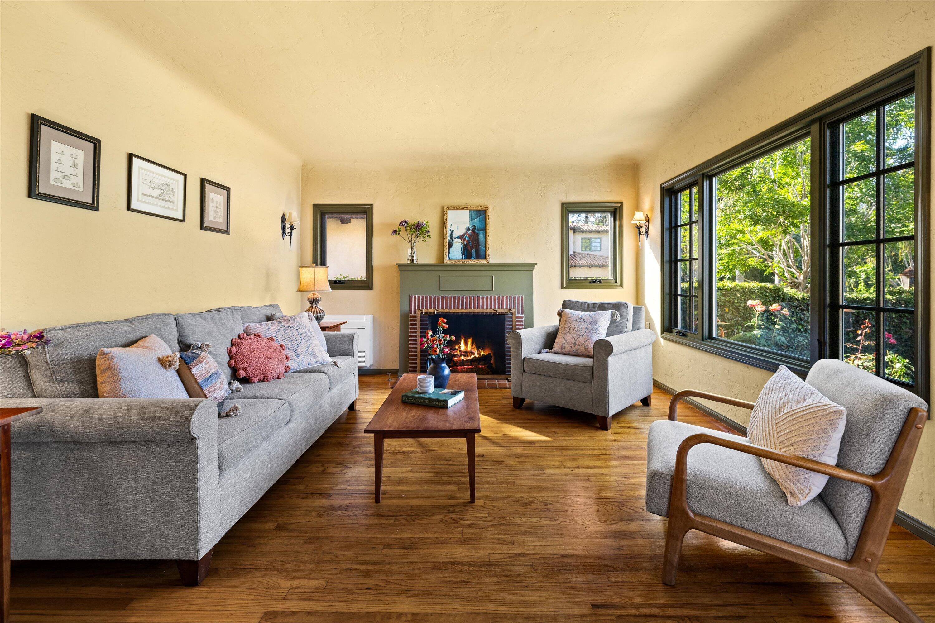 116 W Los Olivos Street