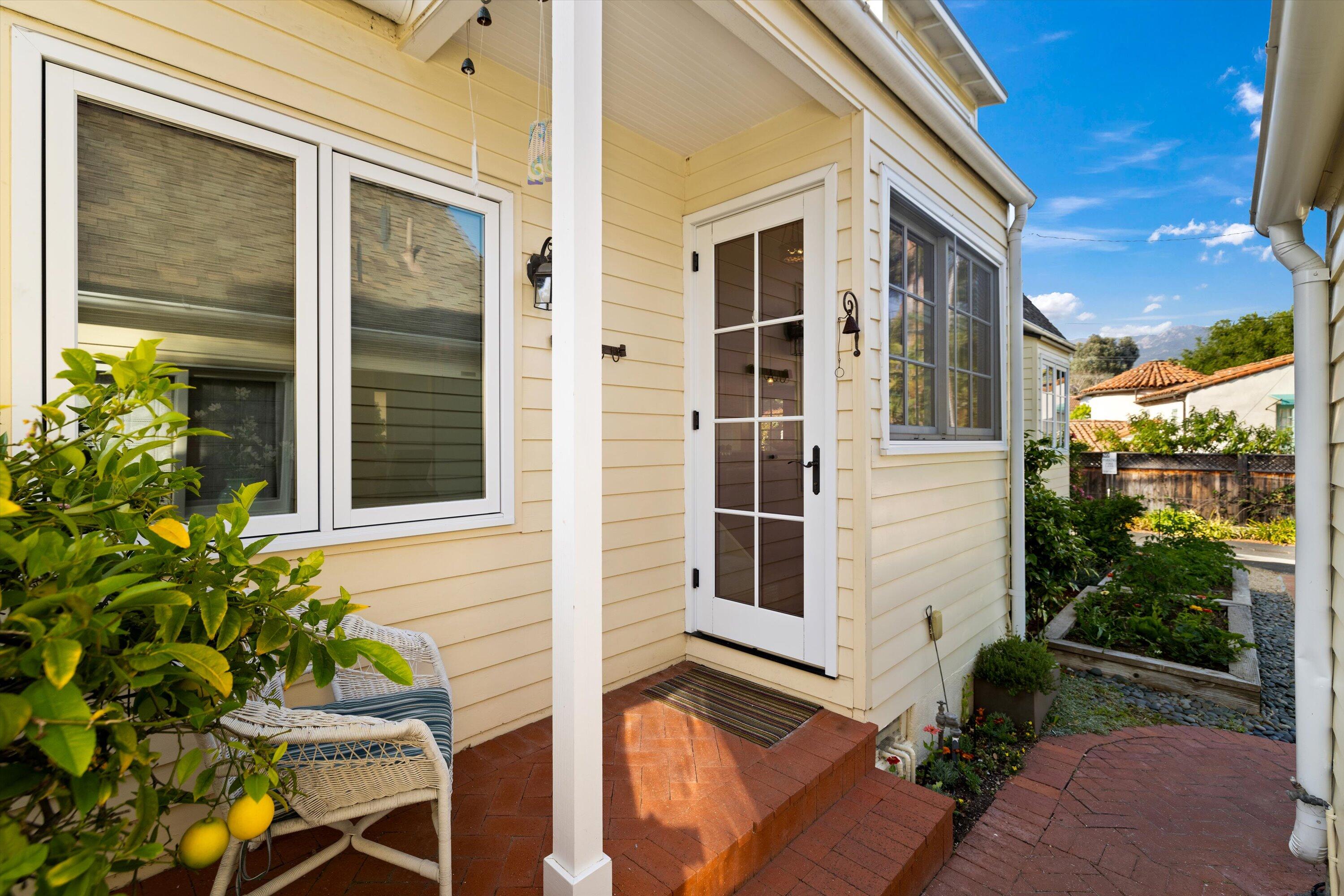 116 W Los Olivos Street