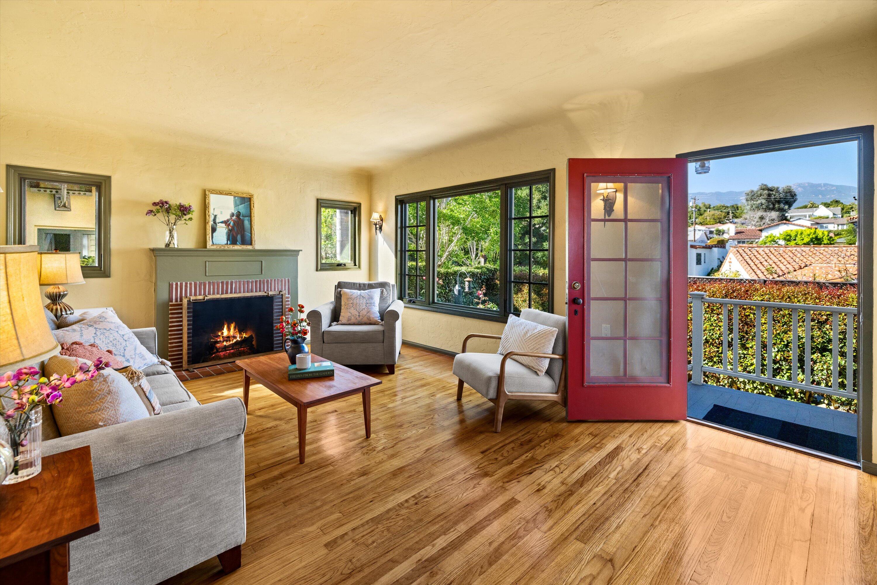 116 W Los Olivos Street
