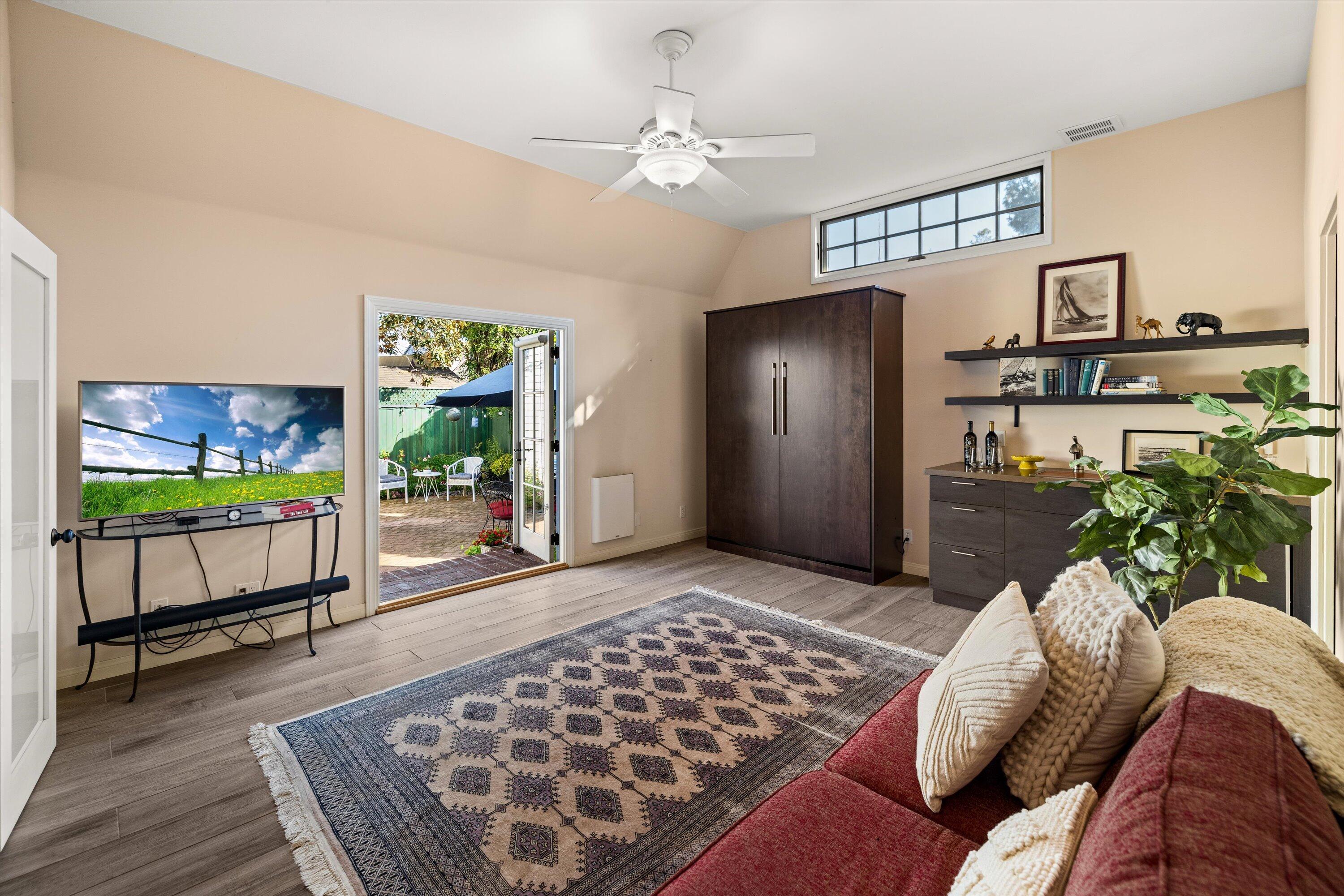 116 W Los Olivos Street