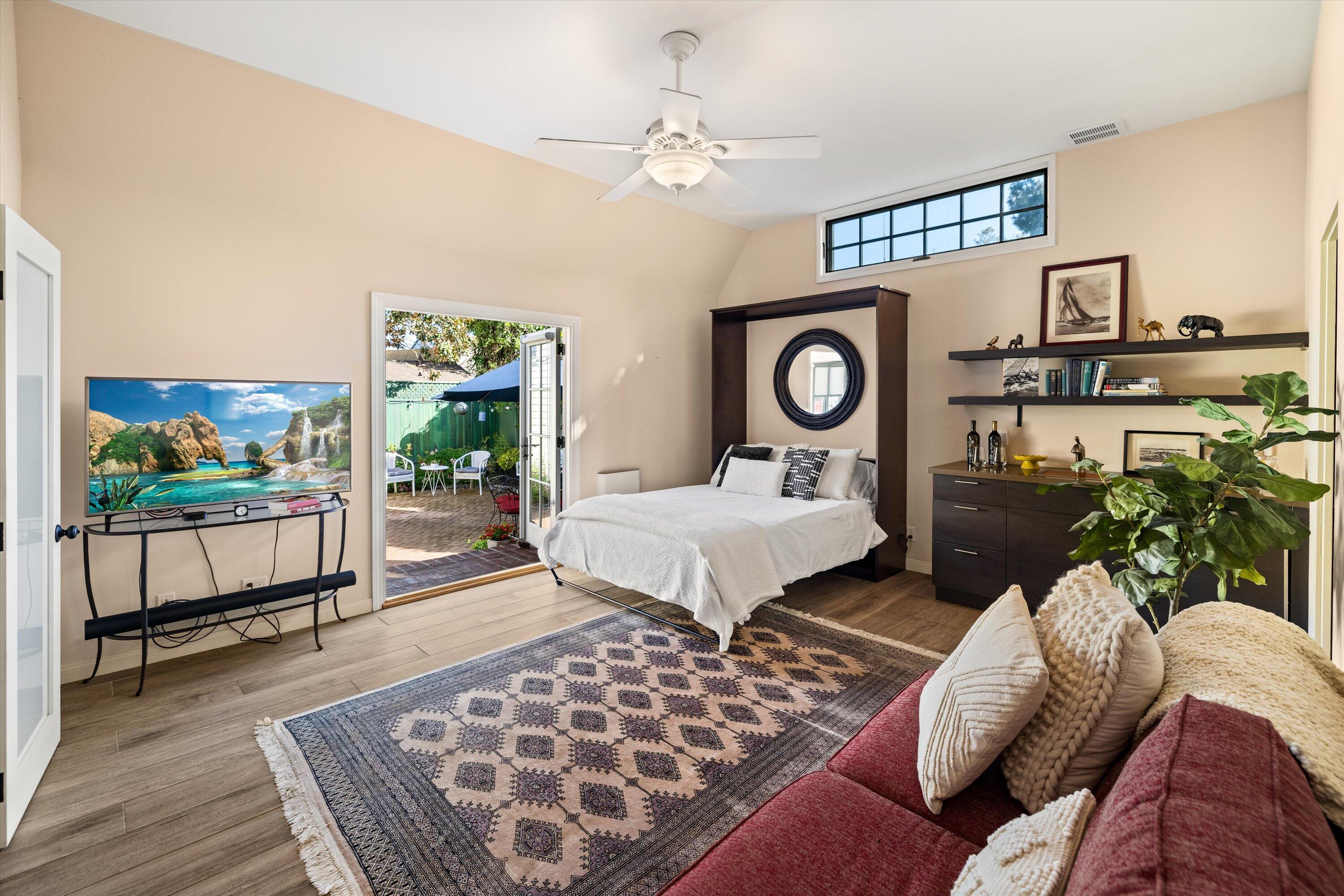 116 W Los Olivos Street