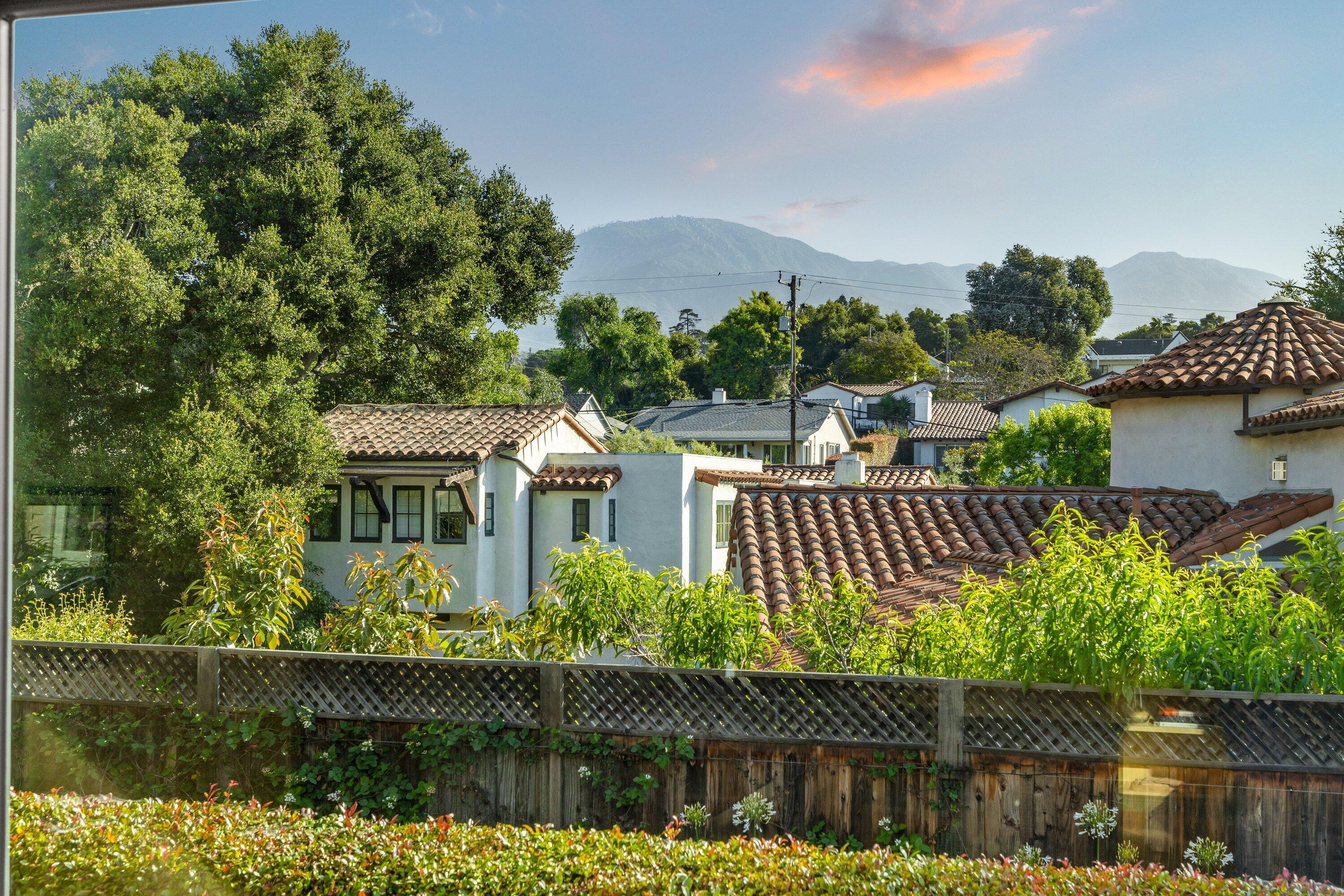 116 W Los Olivos Street