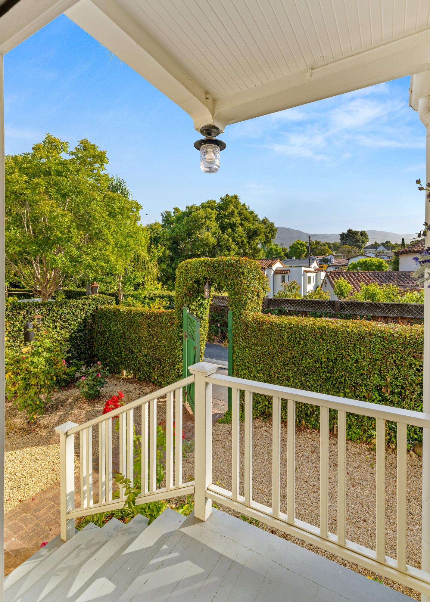 116 W Los Olivos Street