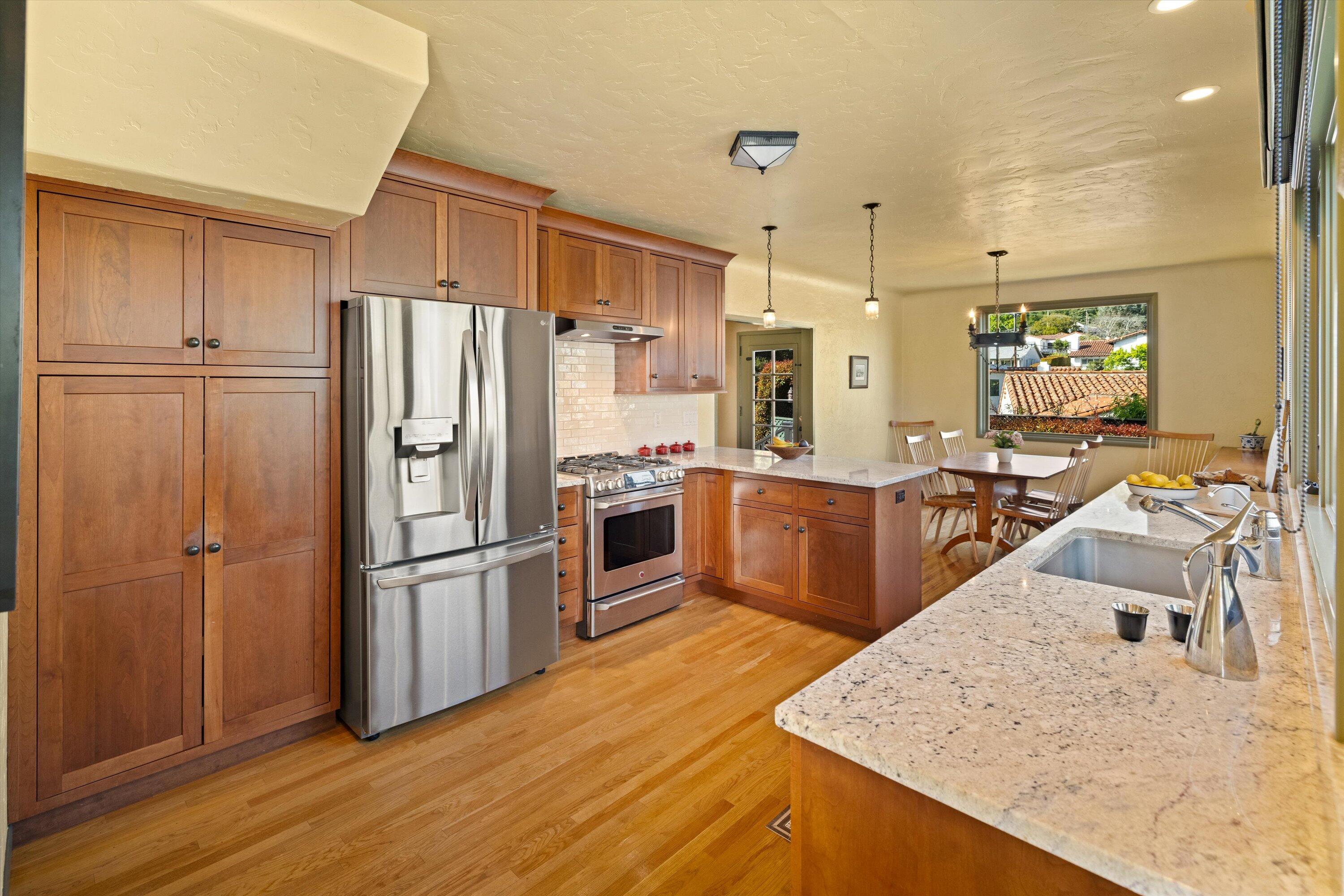 116 W Los Olivos Street