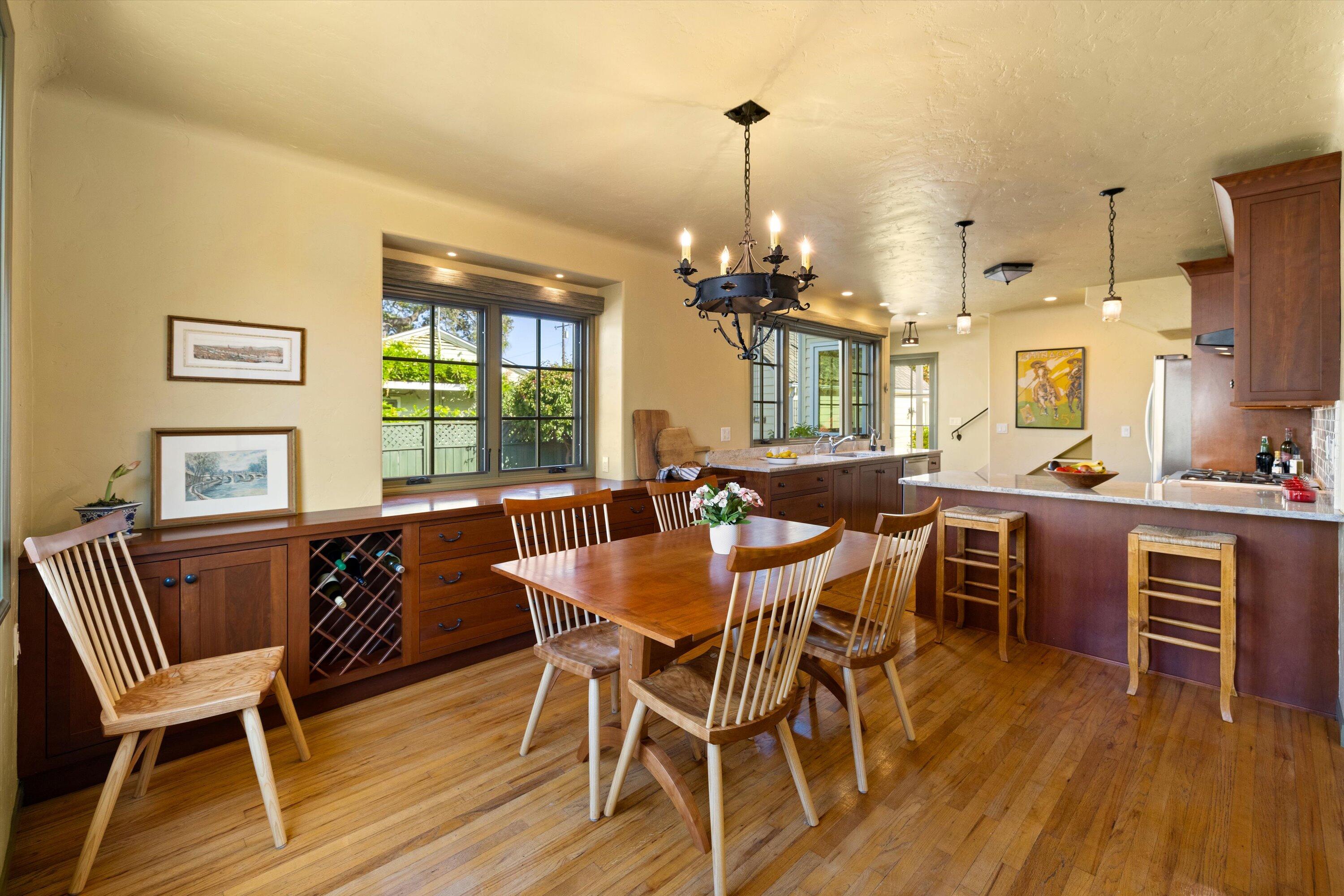 116 W Los Olivos Street