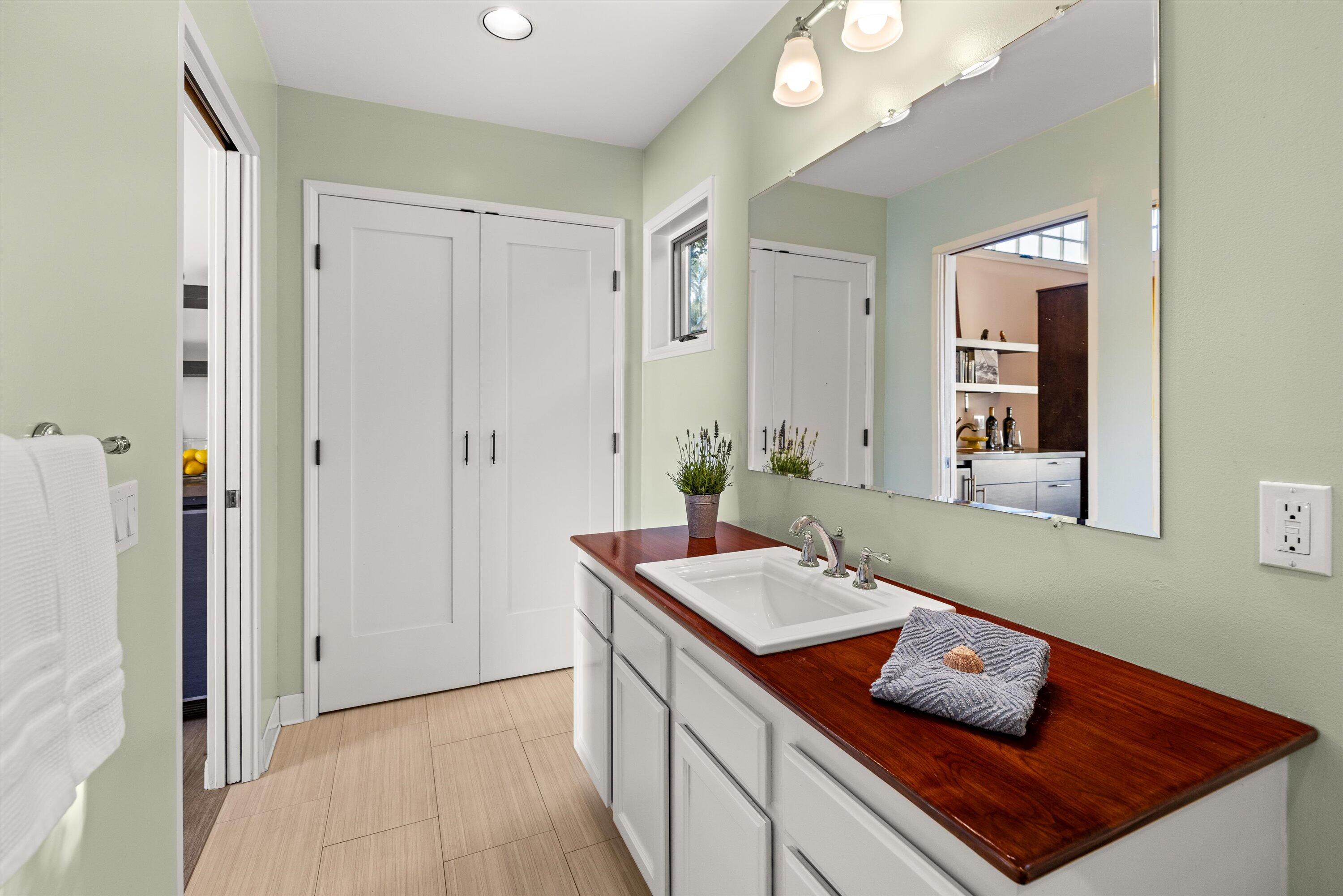 116 W Los Olivos Street