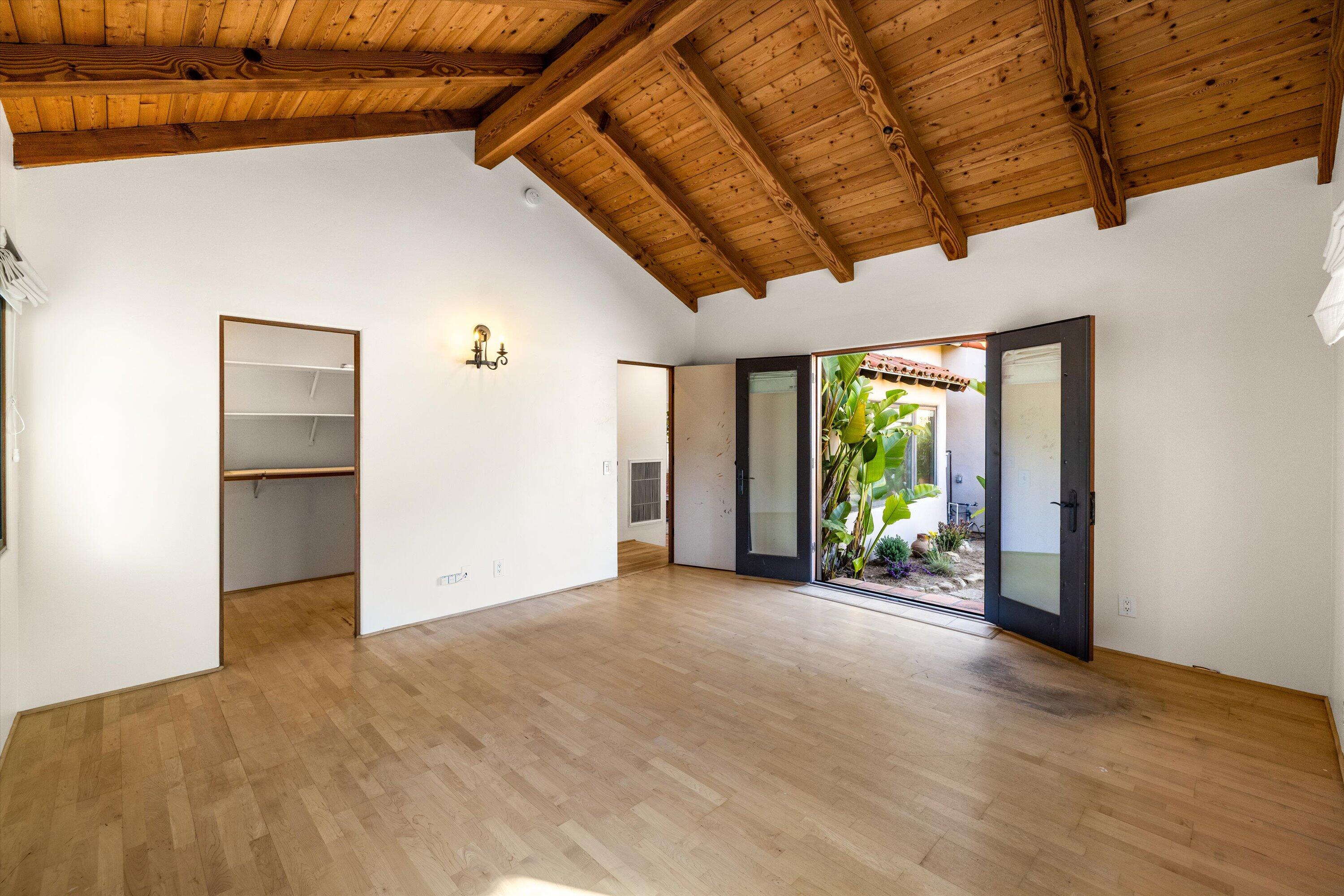 5200 E Camino Cielo