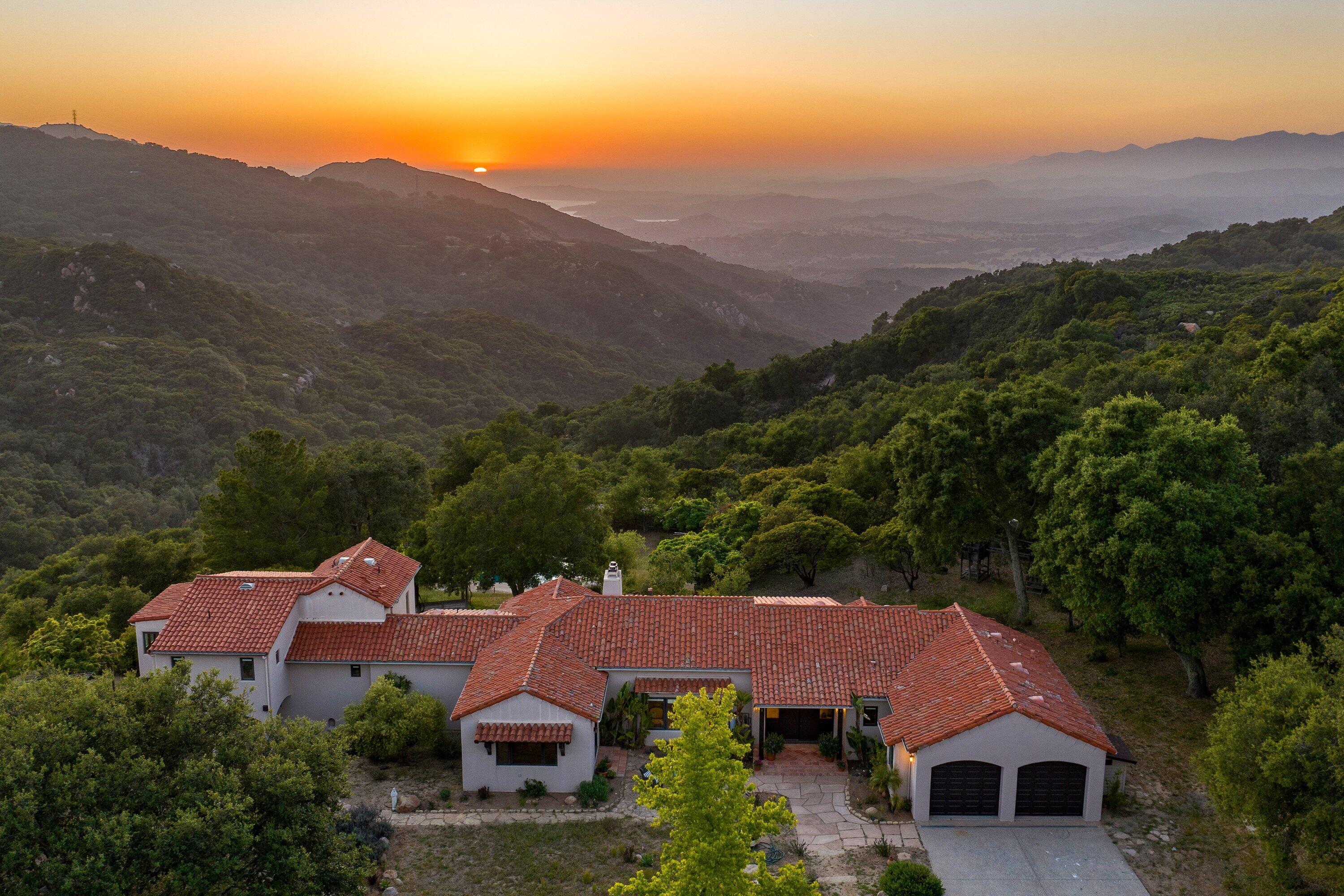 5200 E Camino Cielo