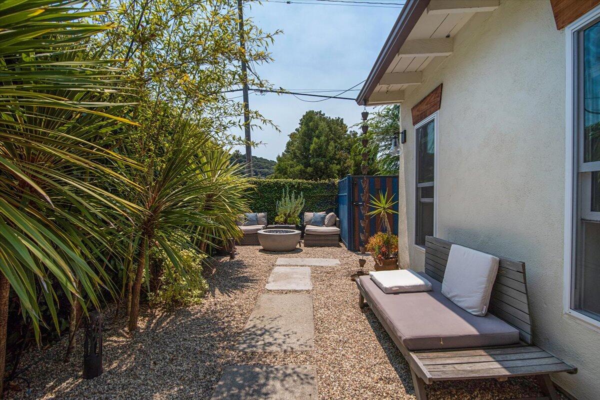 935 W Valerio Street, A & B