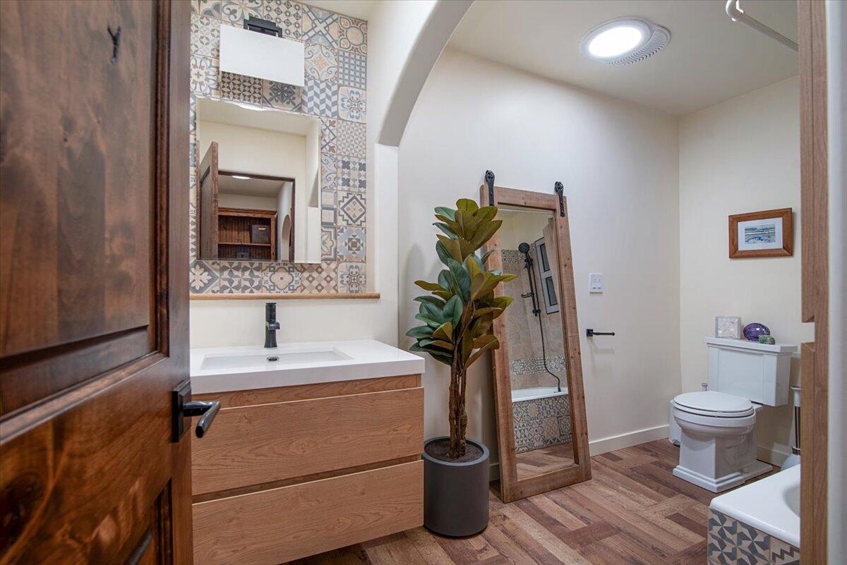 935 W Valerio Street, A & B