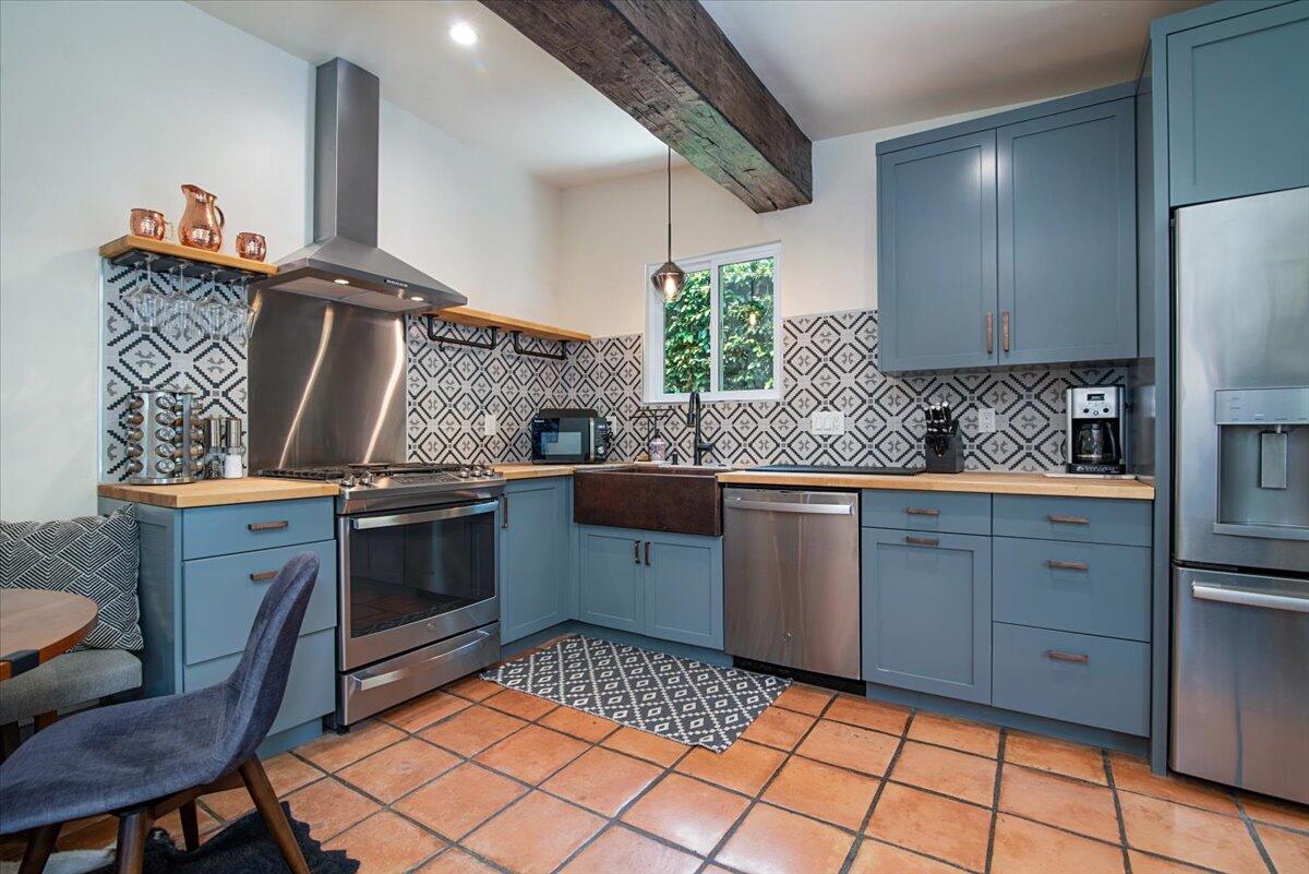 935 W Valerio Street, A & B