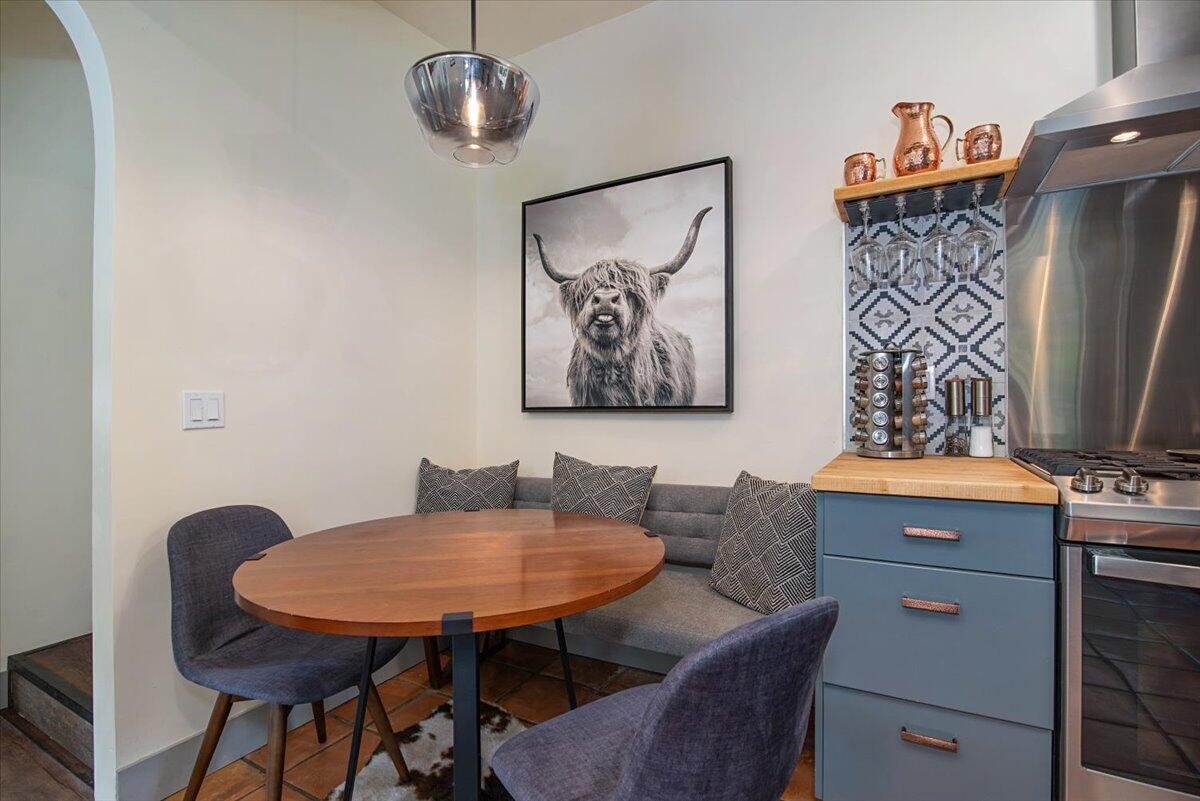 935 W Valerio Street, A & B