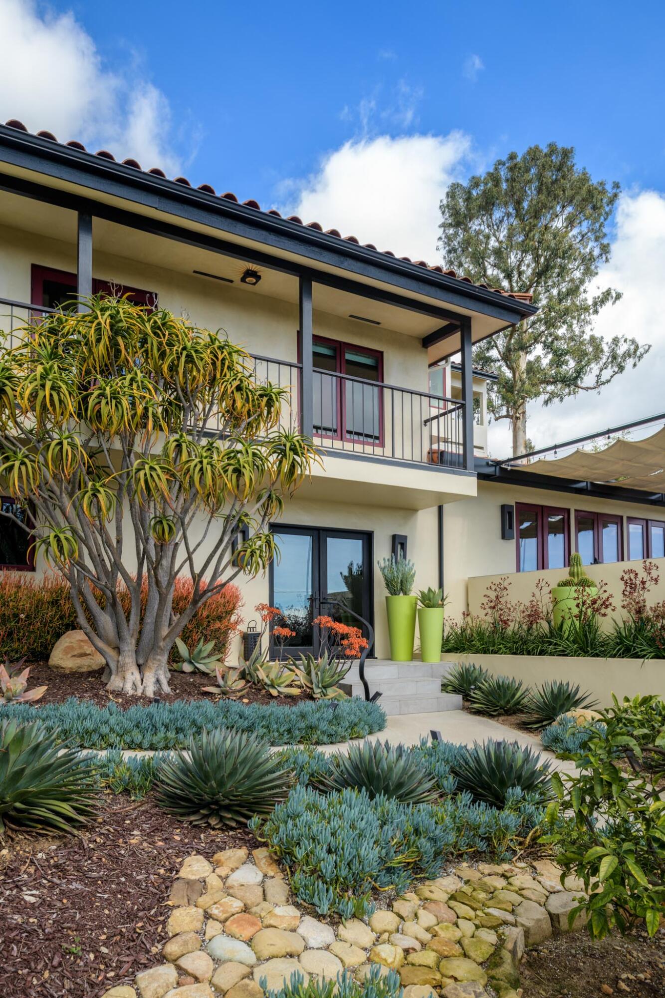 900 Moreno Road