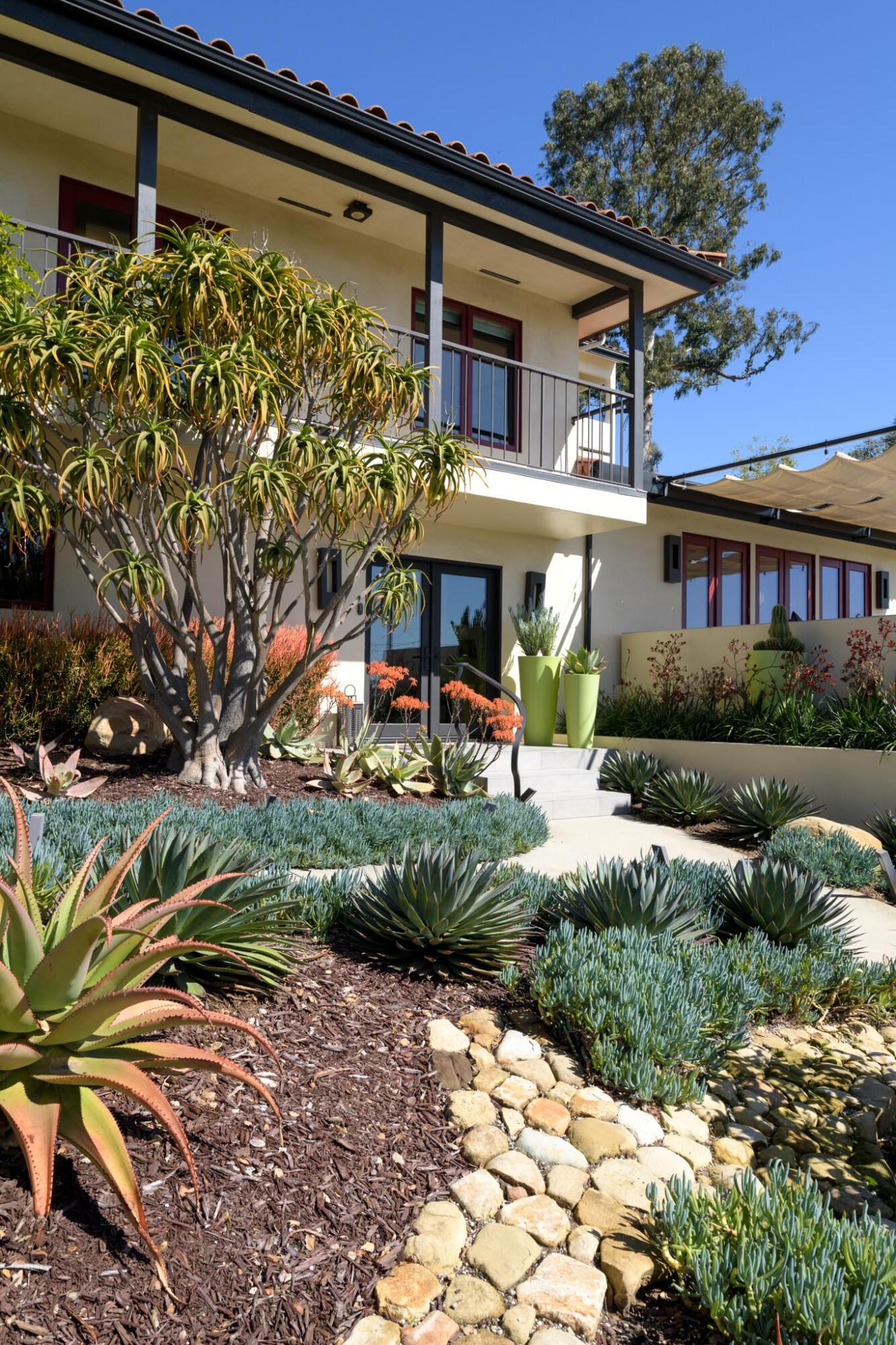 900 Moreno Road