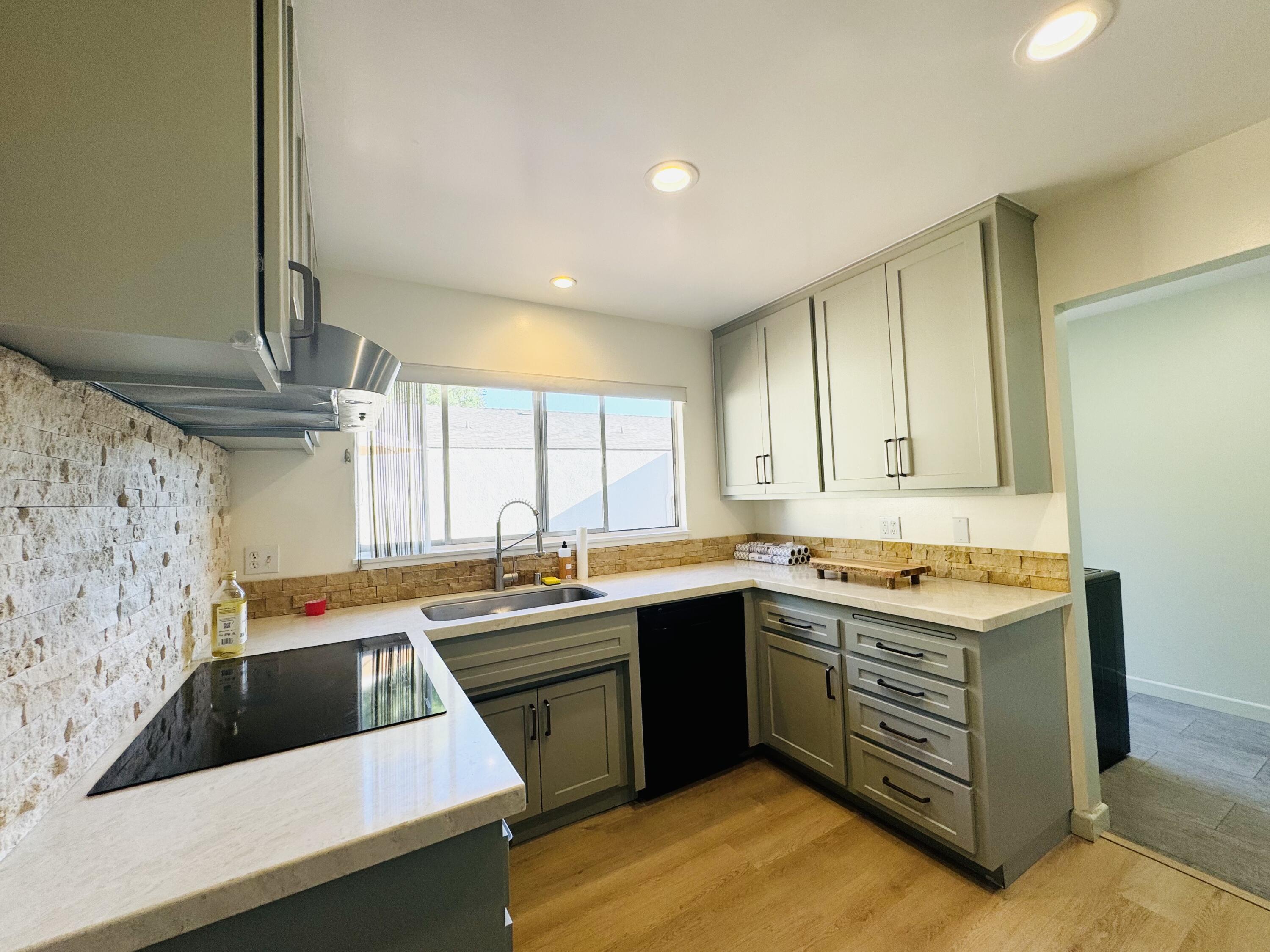 4126 Foothill Road