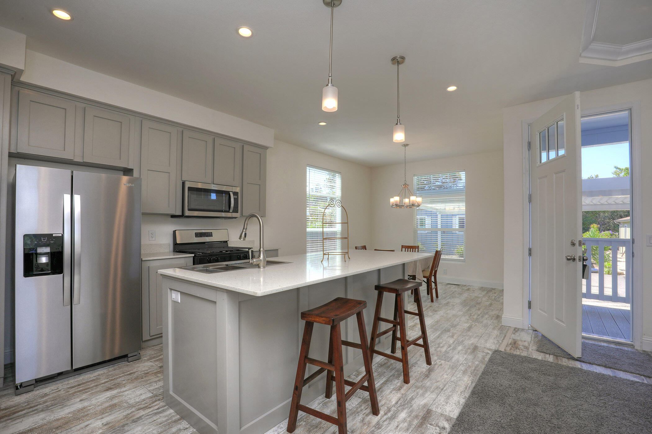 4025 State, 61
