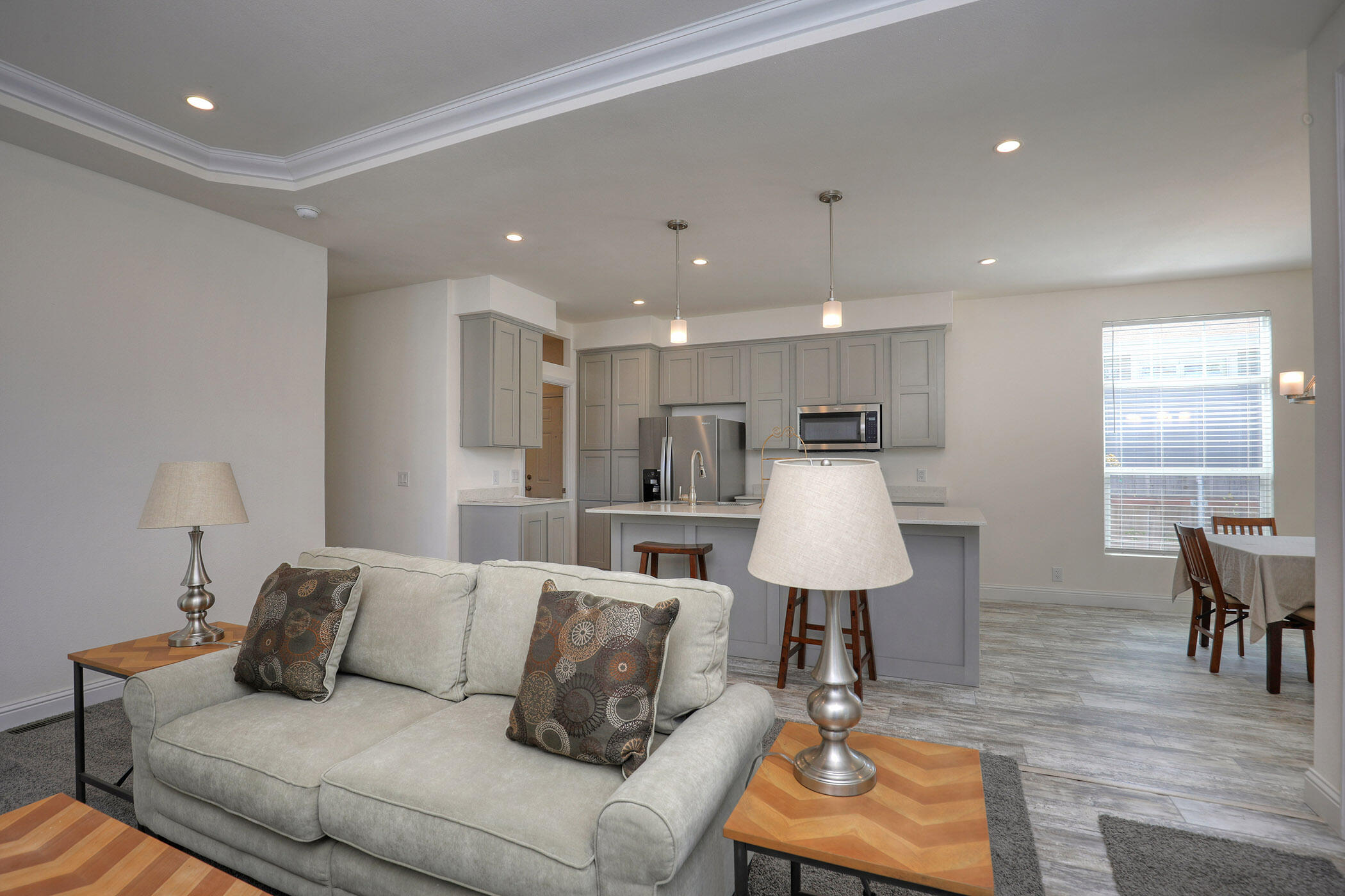 4025 State, 61