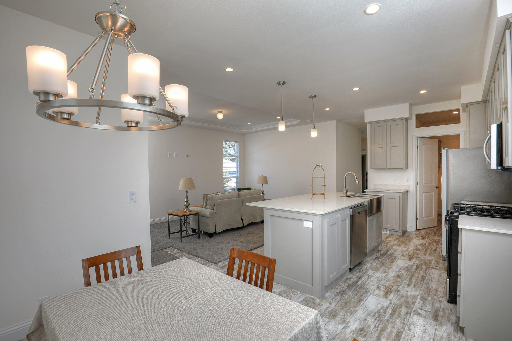 4025 State, 61