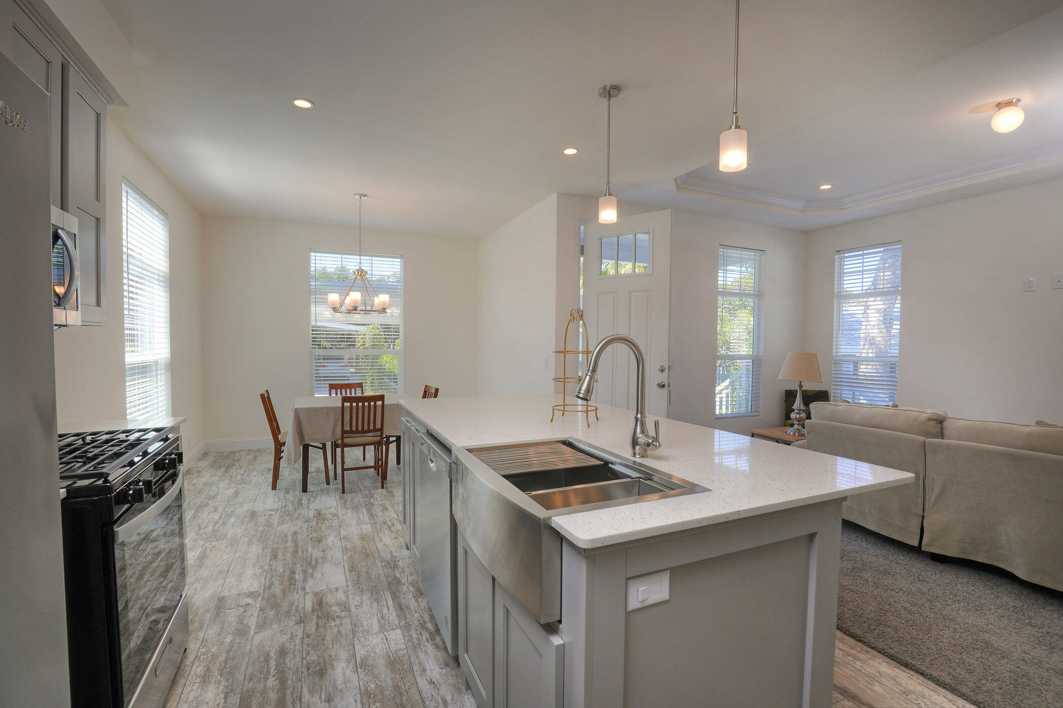 4025 State, 61