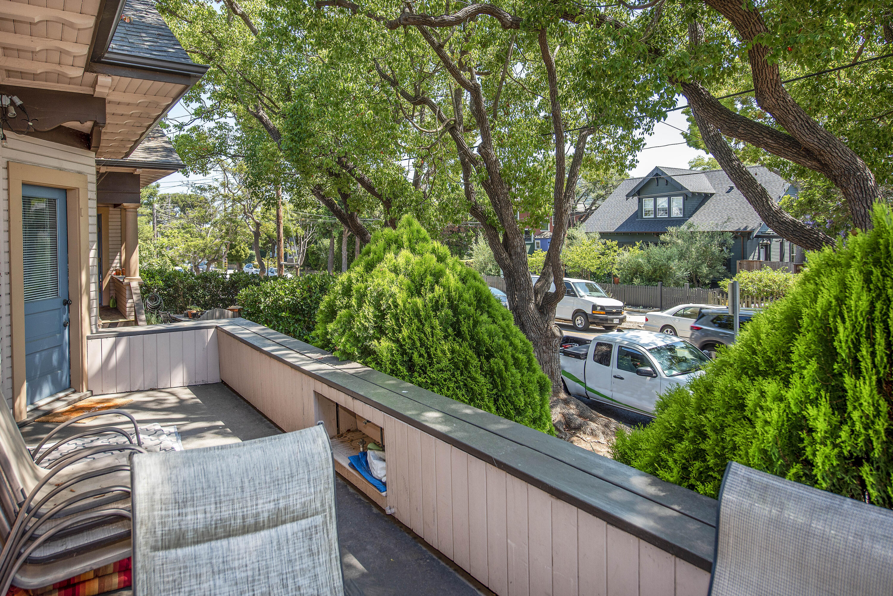 235 W Sola Street