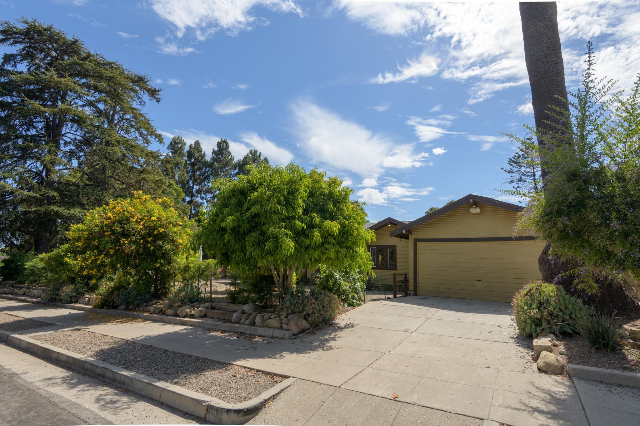 3204 Calle Pinon