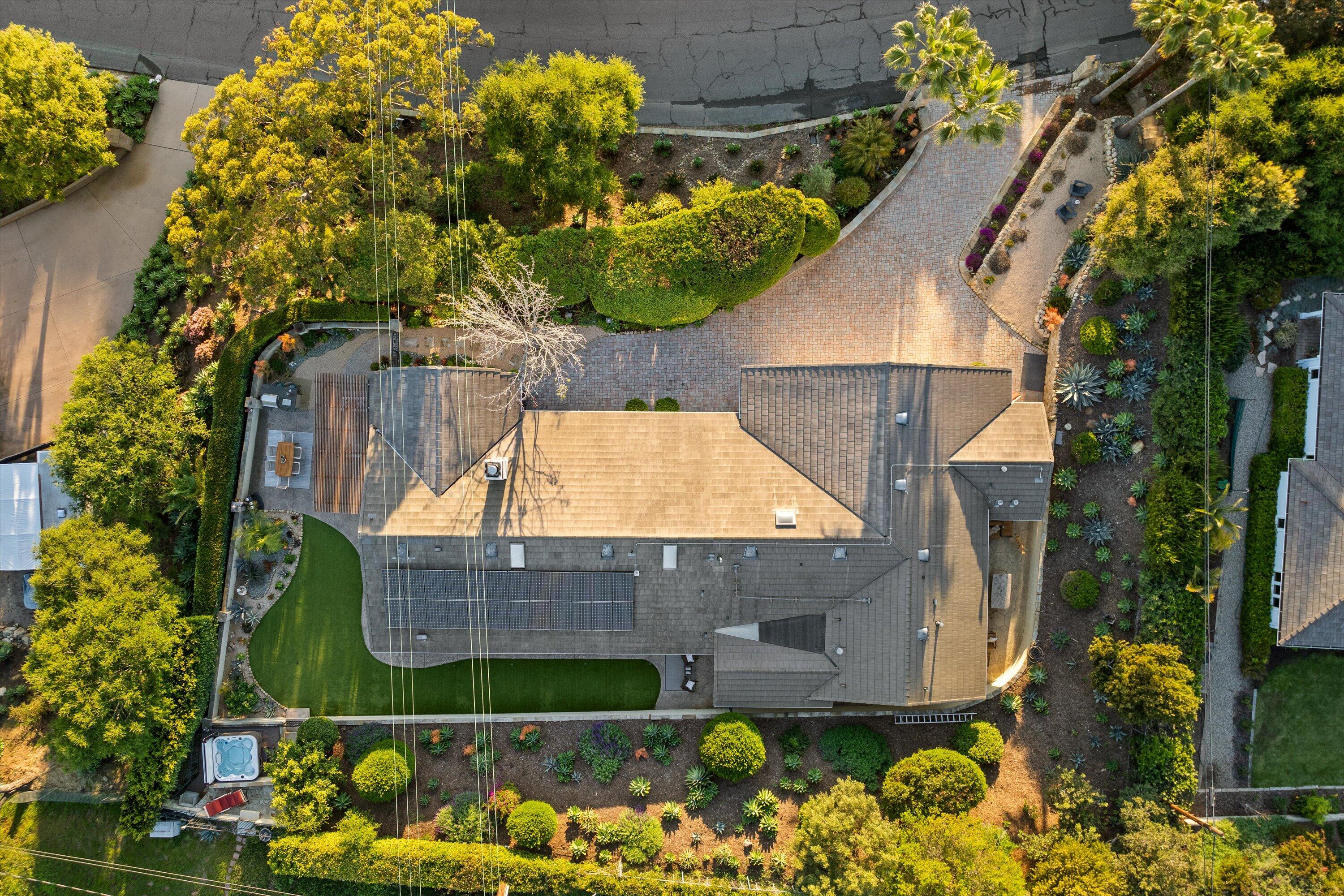 936 Camino Del Retiro