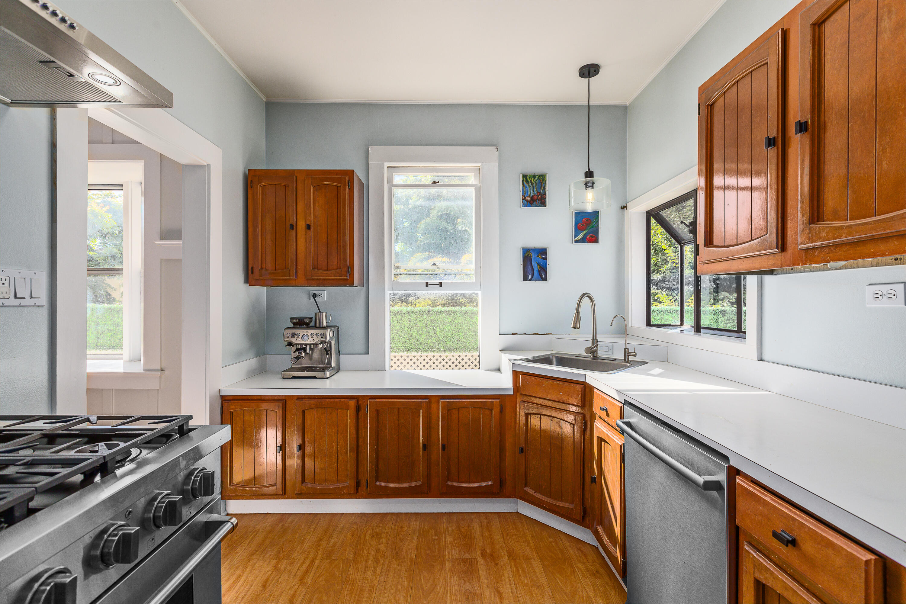 4831 8th Street, 1