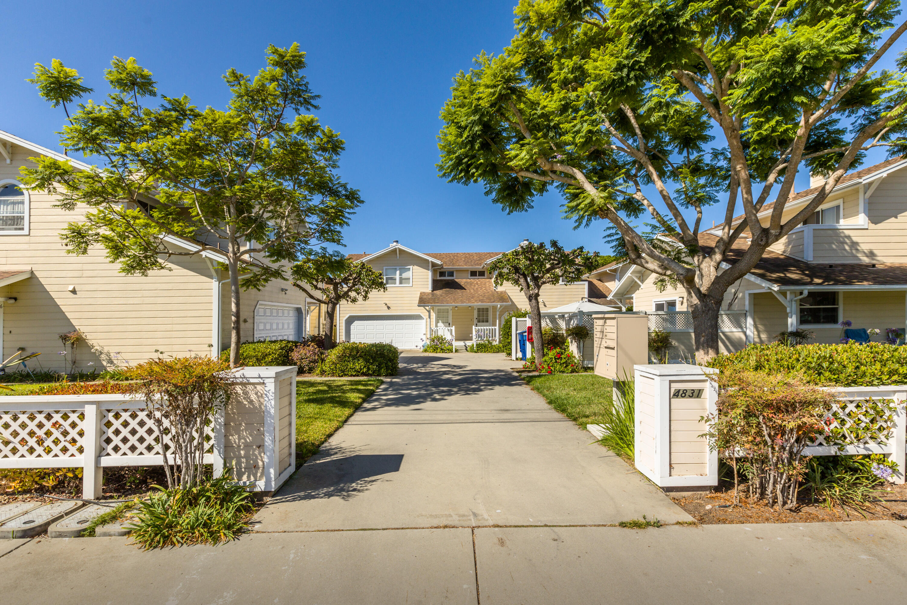 4831 8th Street, 1