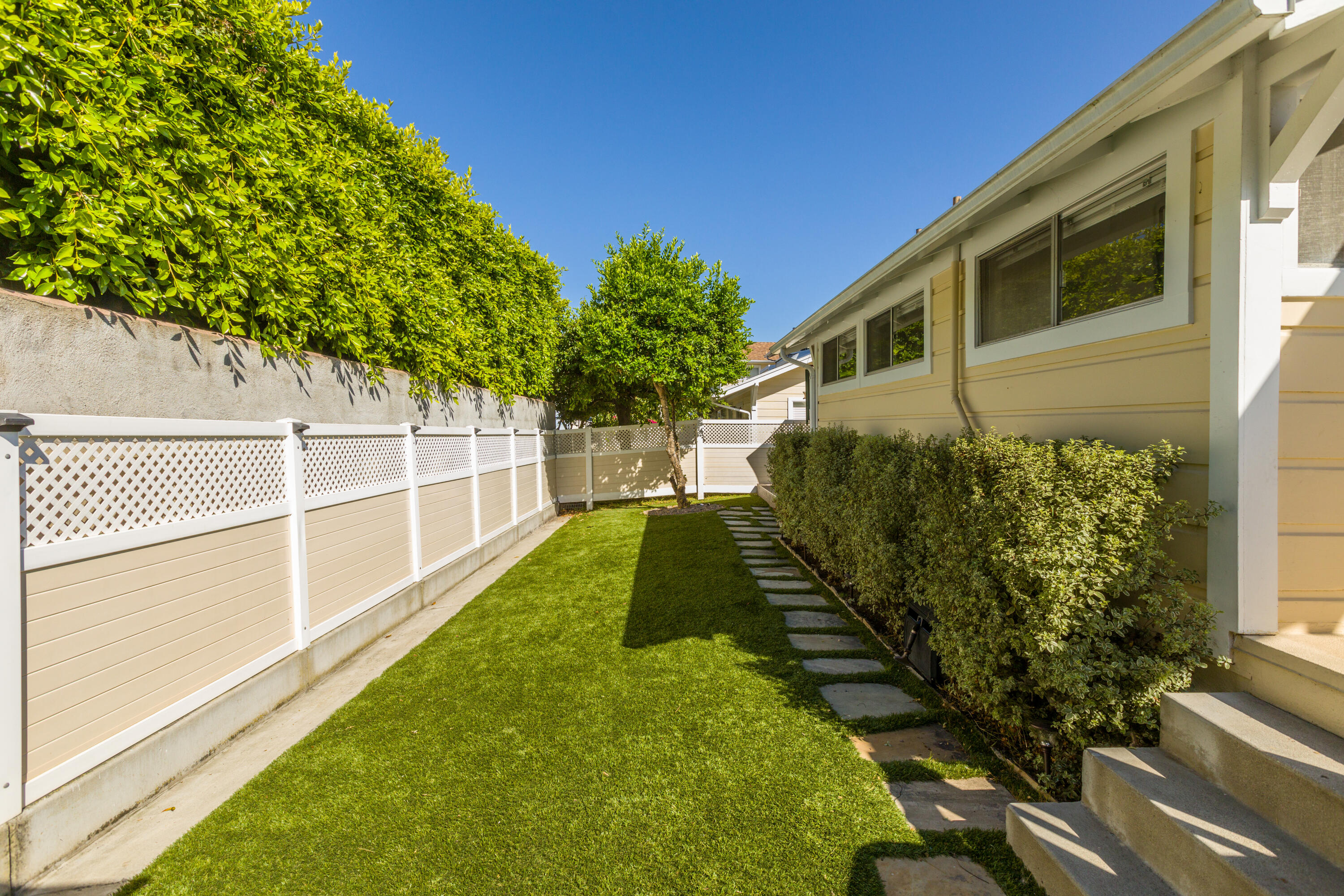 4831 8th Street, 1